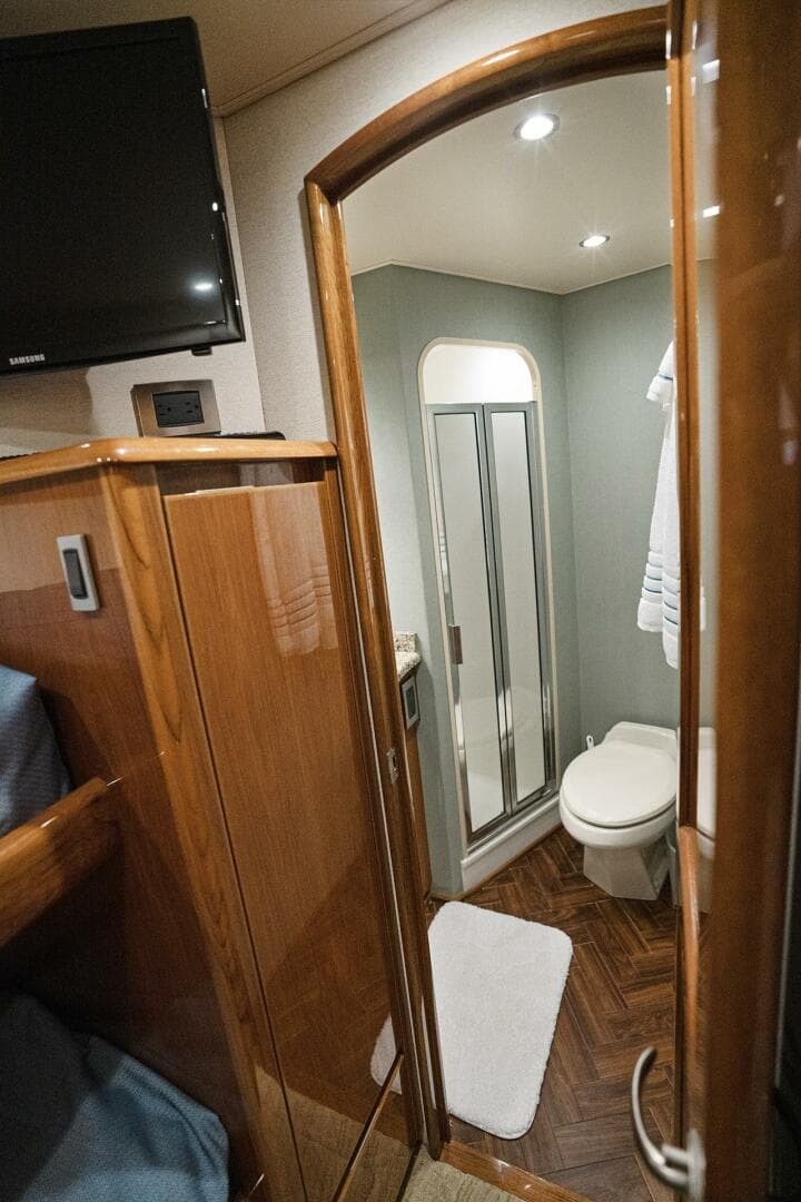 2014 Viking 66 Convertible — photo 9