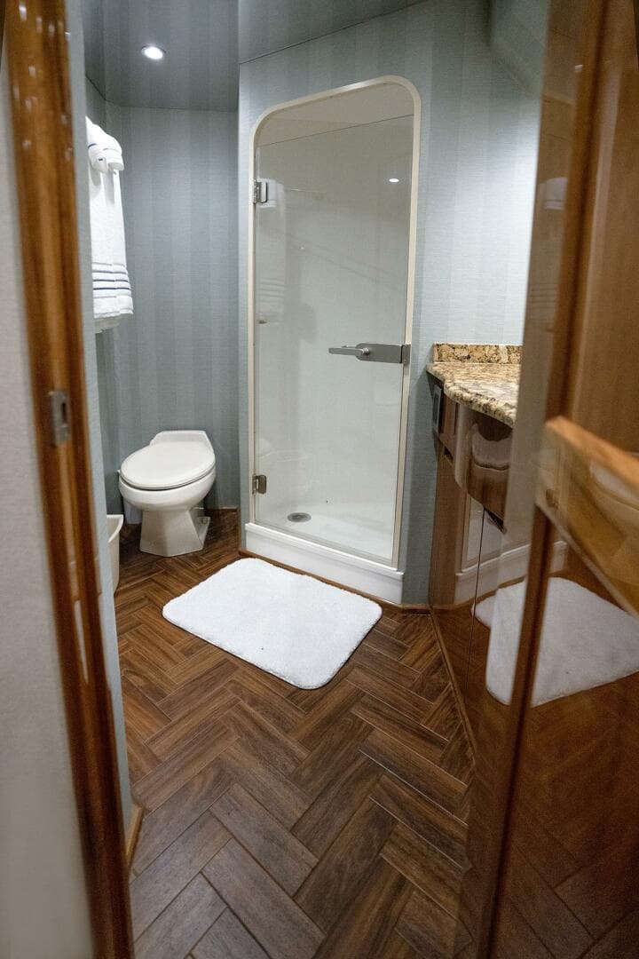 2014 Viking 66 Convertible — photo 6