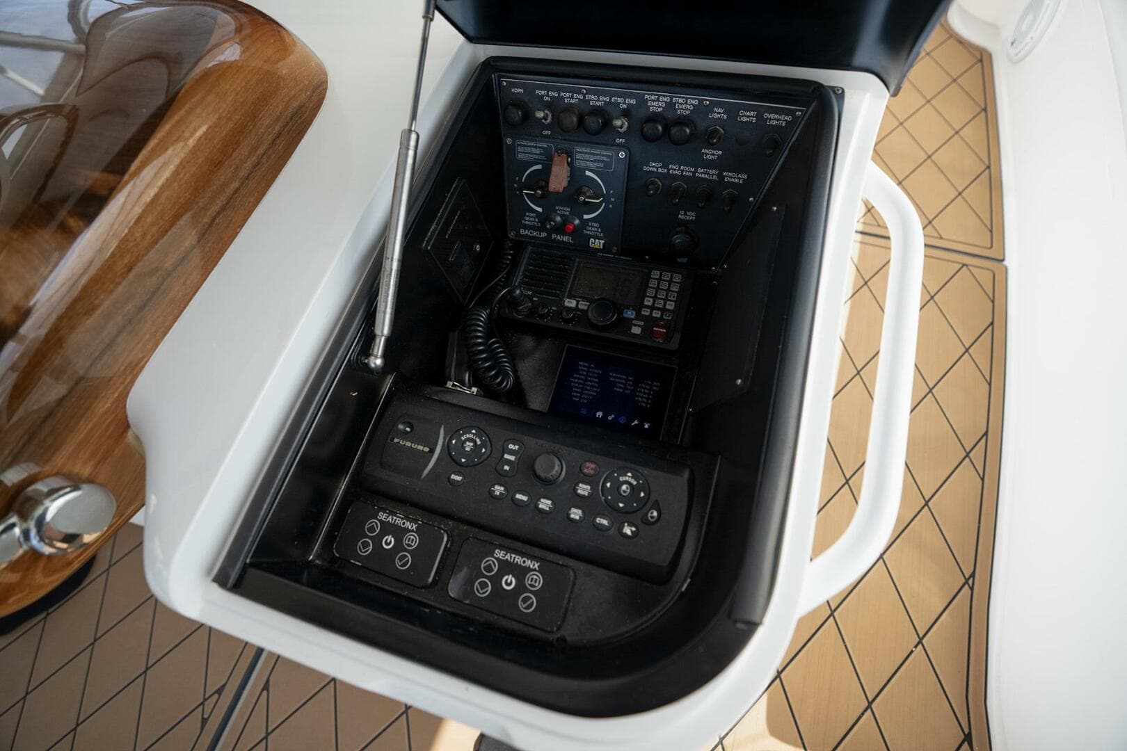 2014 Viking 66 Convertible — photo 32