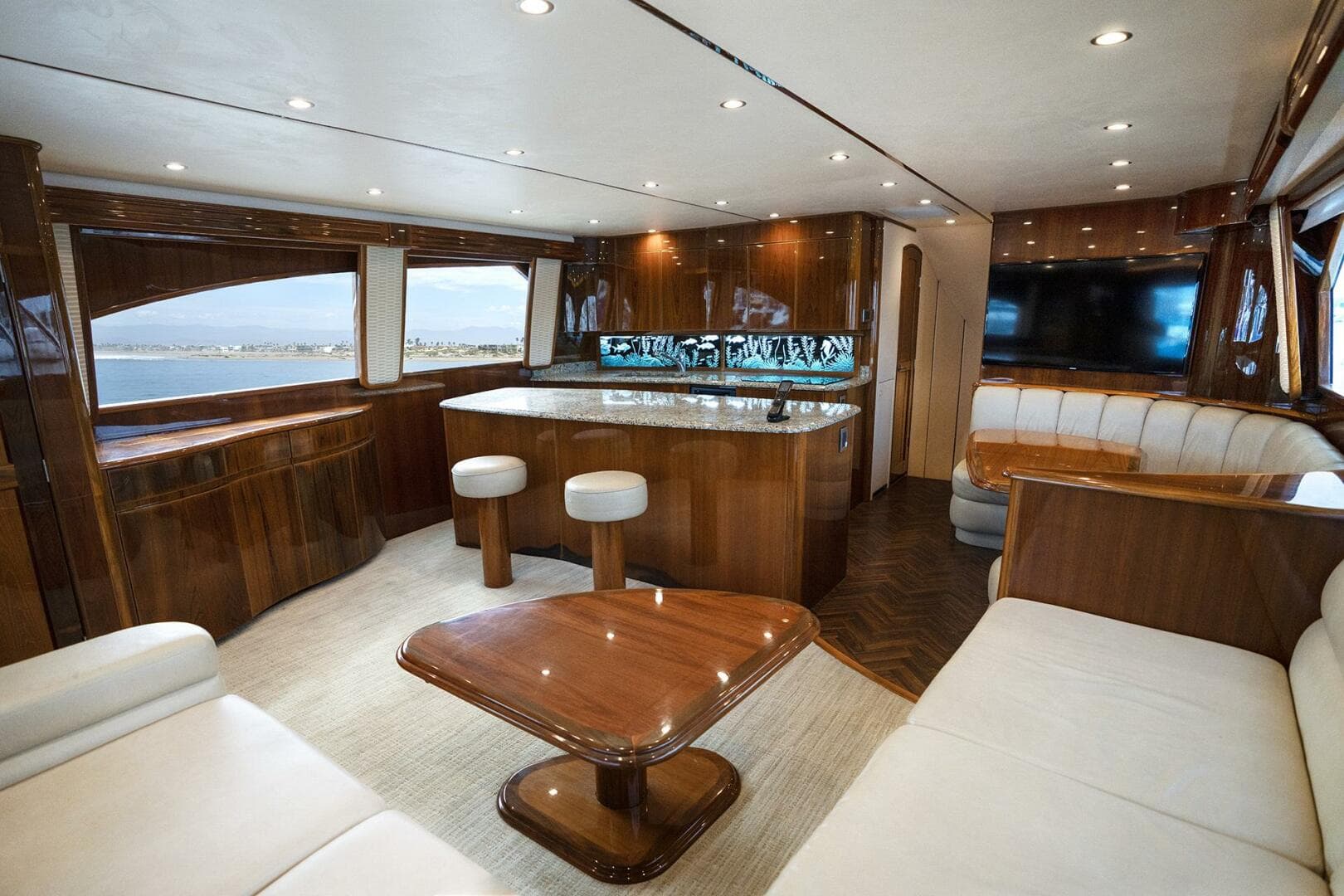 2014 Viking 66 Convertible — photo 15