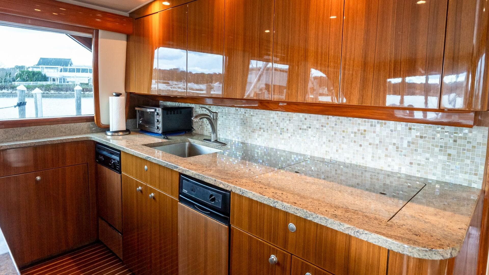 2007 Viking 64 Convertible — photo 42