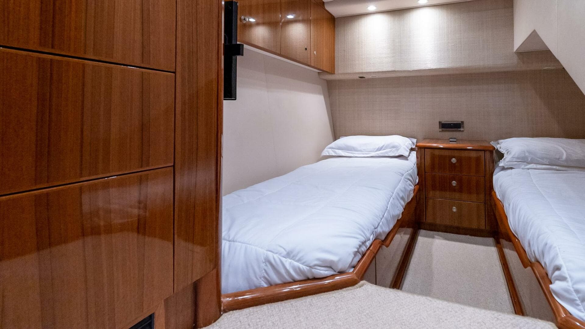 2007 Viking 64 Convertible — photo 53