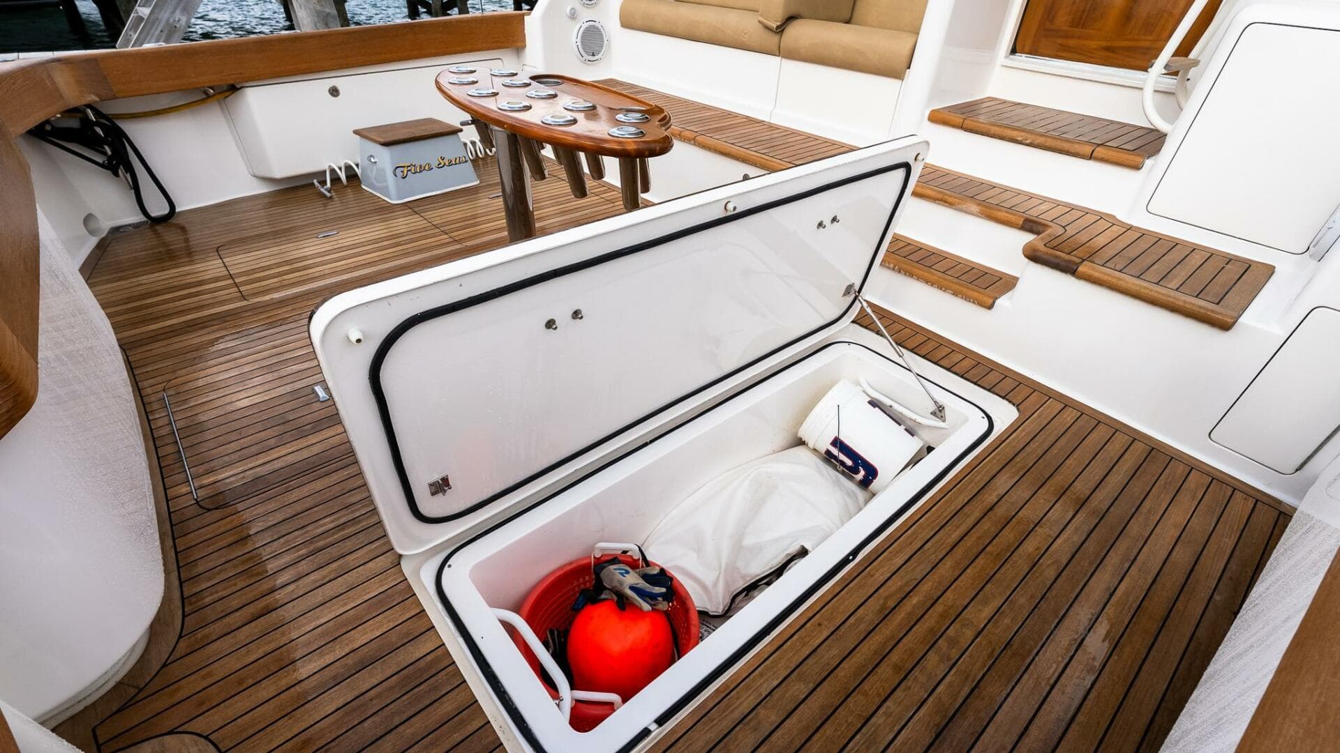 2007 Viking 64 Convertible — photo 12