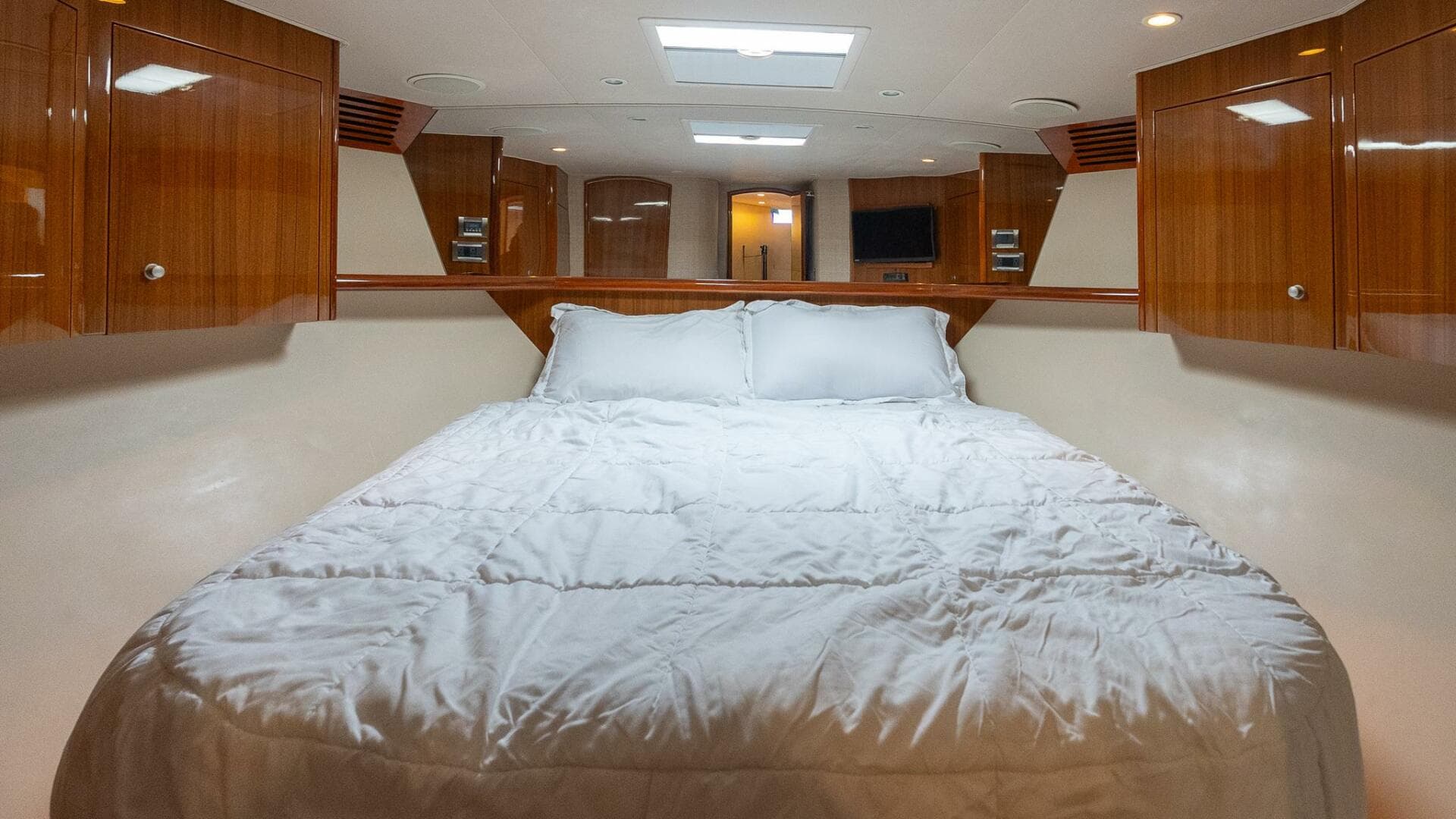 2007 Viking 64 Convertible — photo 49