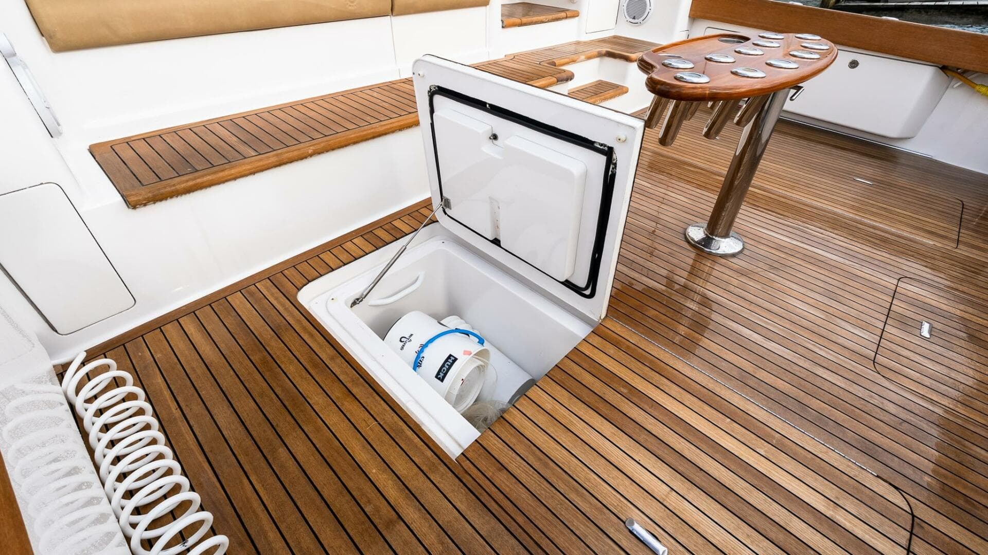 2007 Viking 64 Convertible — photo 10