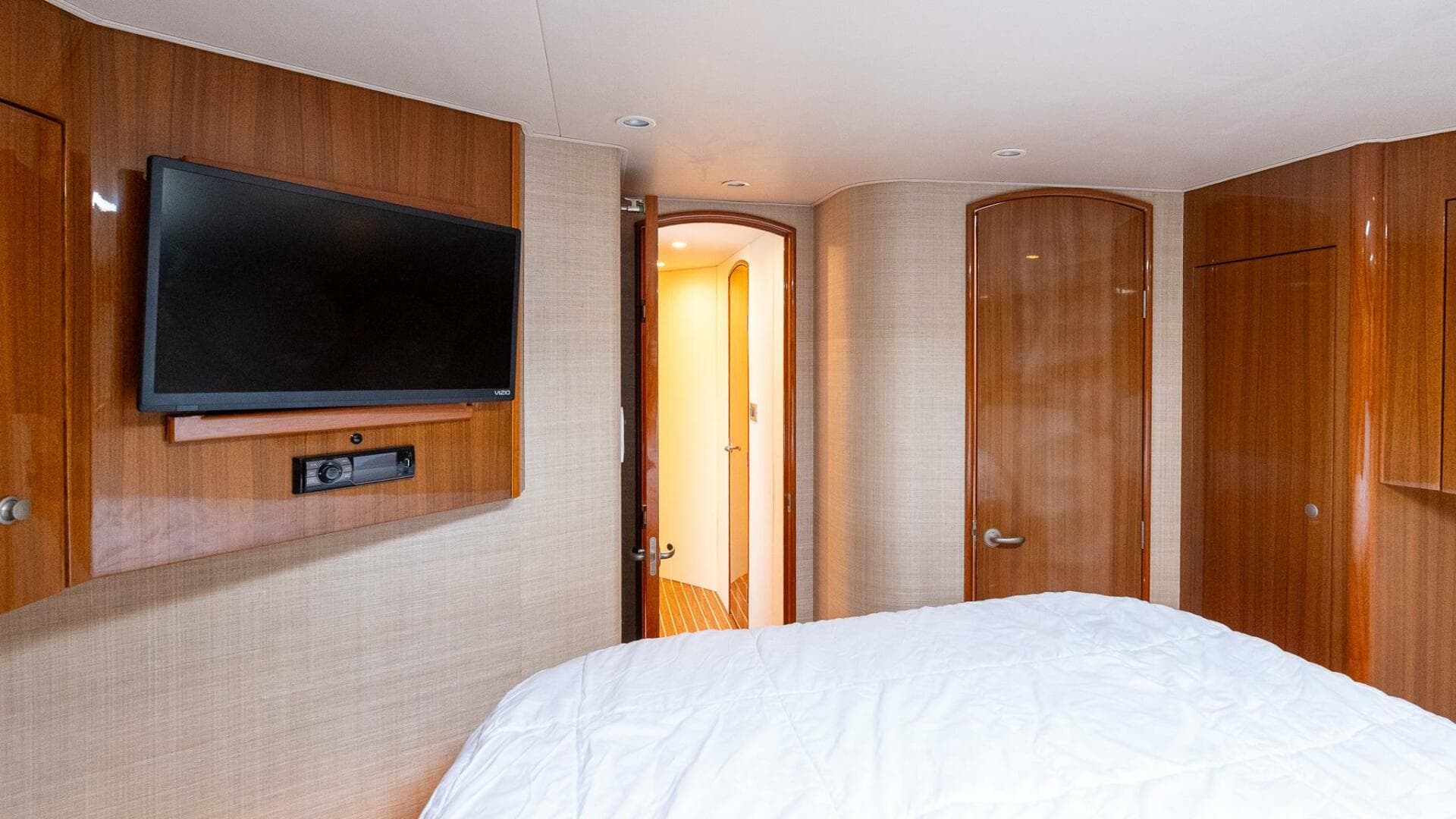 2007 Viking 64 Convertible — photo 51