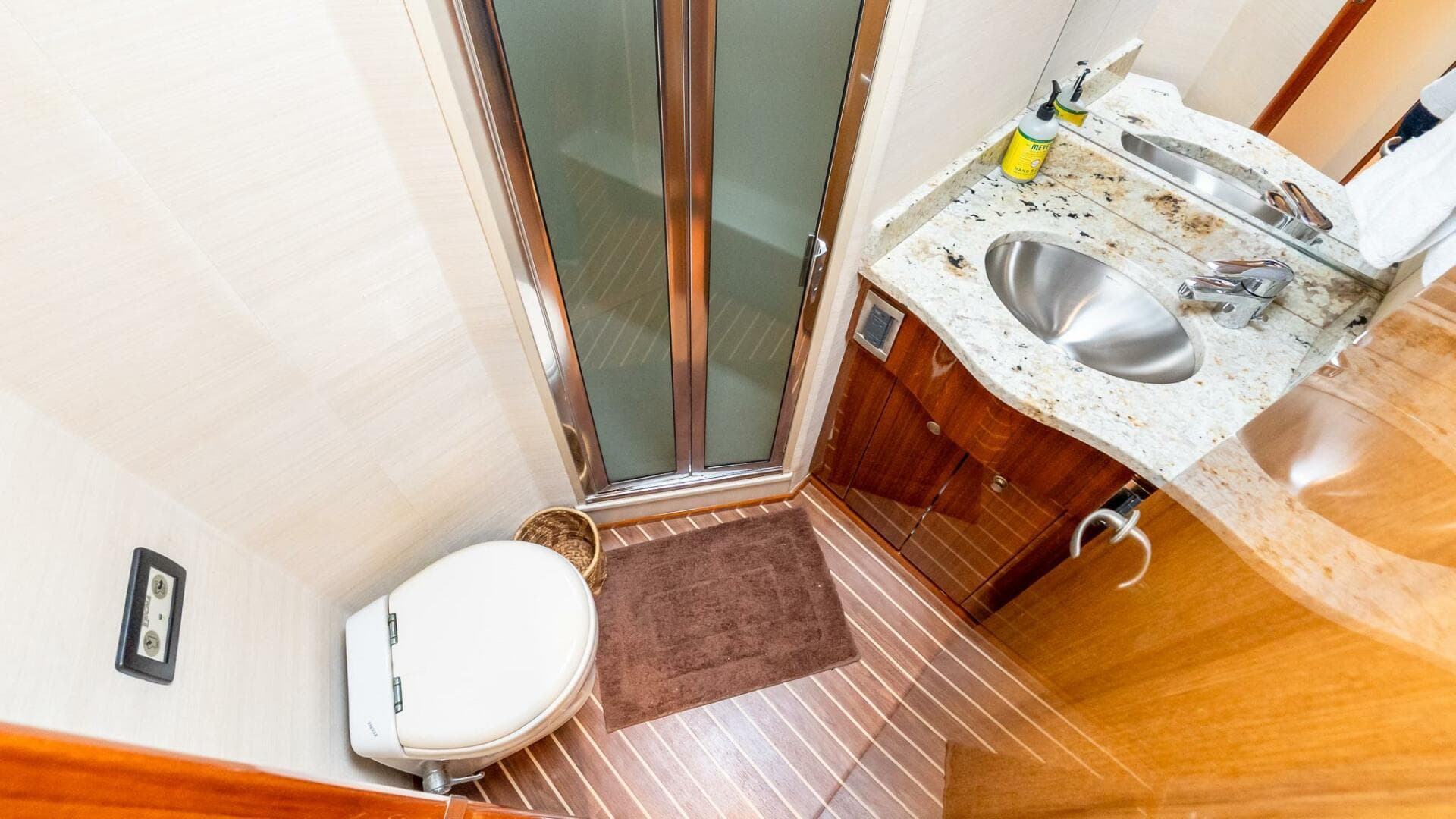 2007 Viking 64 Convertible — photo 55