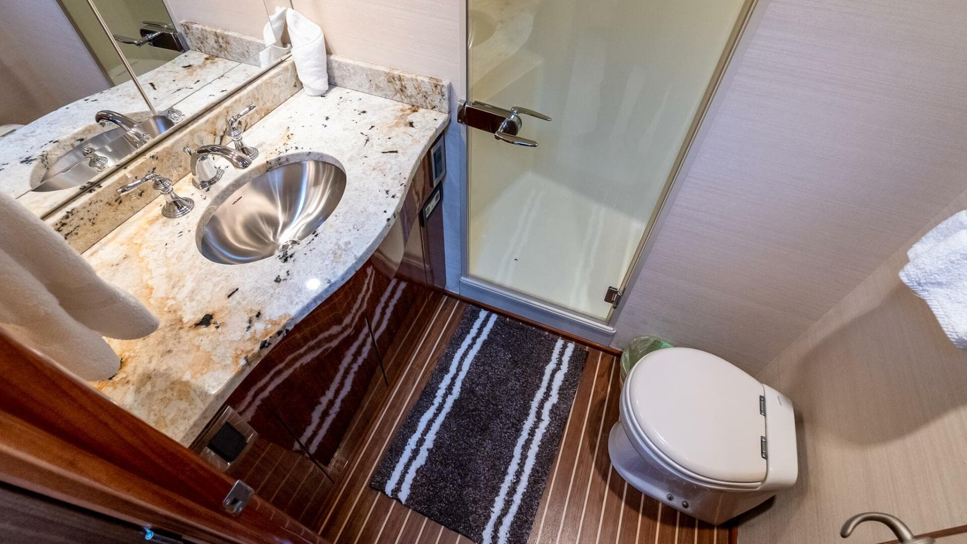 2007 Viking 64 Convertible — photo 48