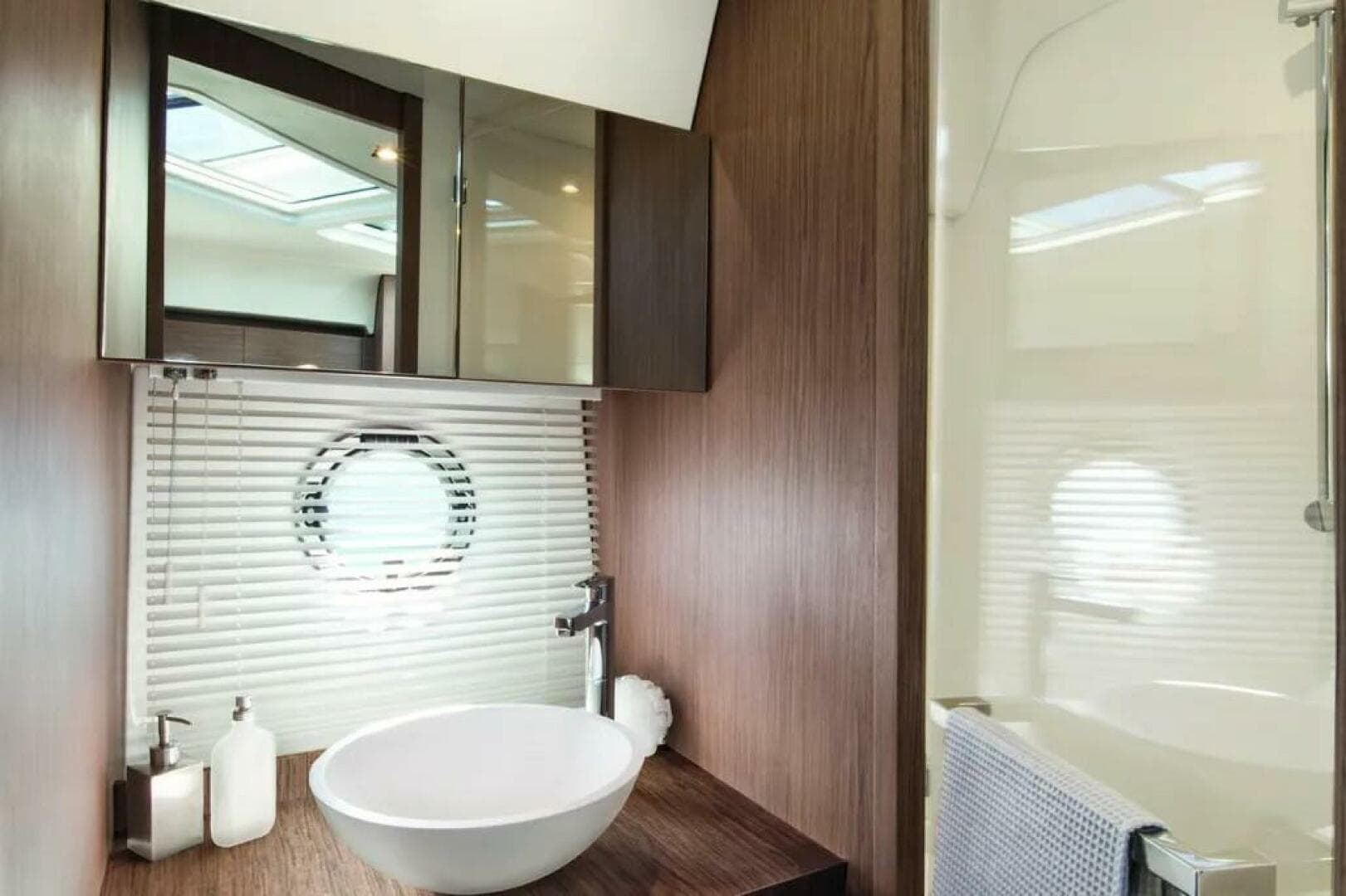 2019 Beneteau Gran Turismo 40 — photo 19