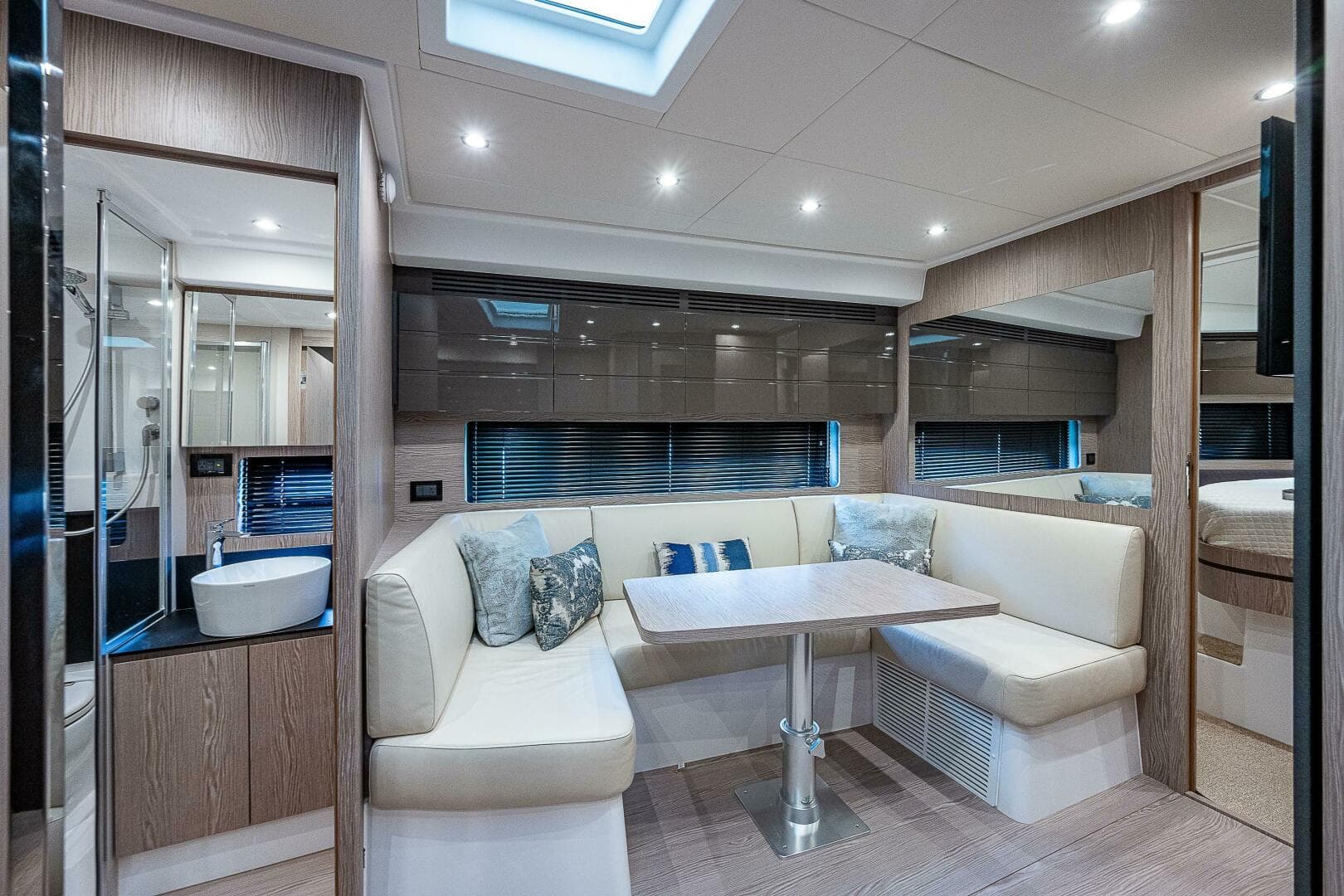 2021 Azimut 45 Atlantis — photo 16