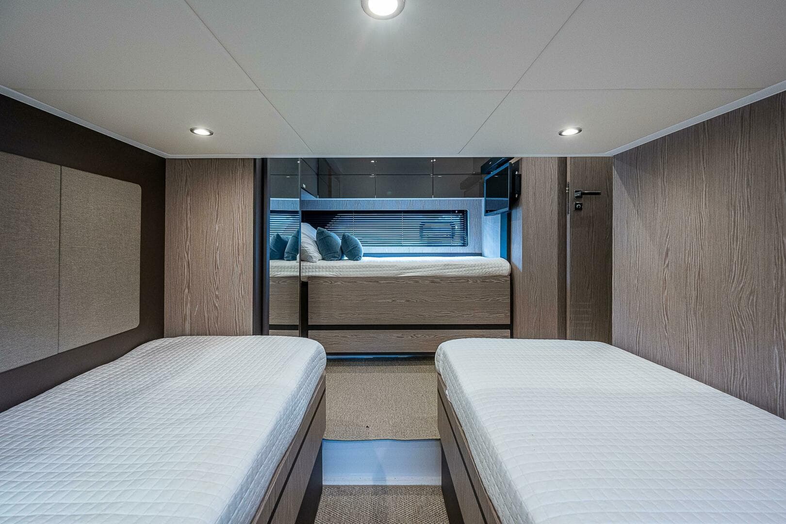 2021 Azimut 45 Atlantis — photo 24