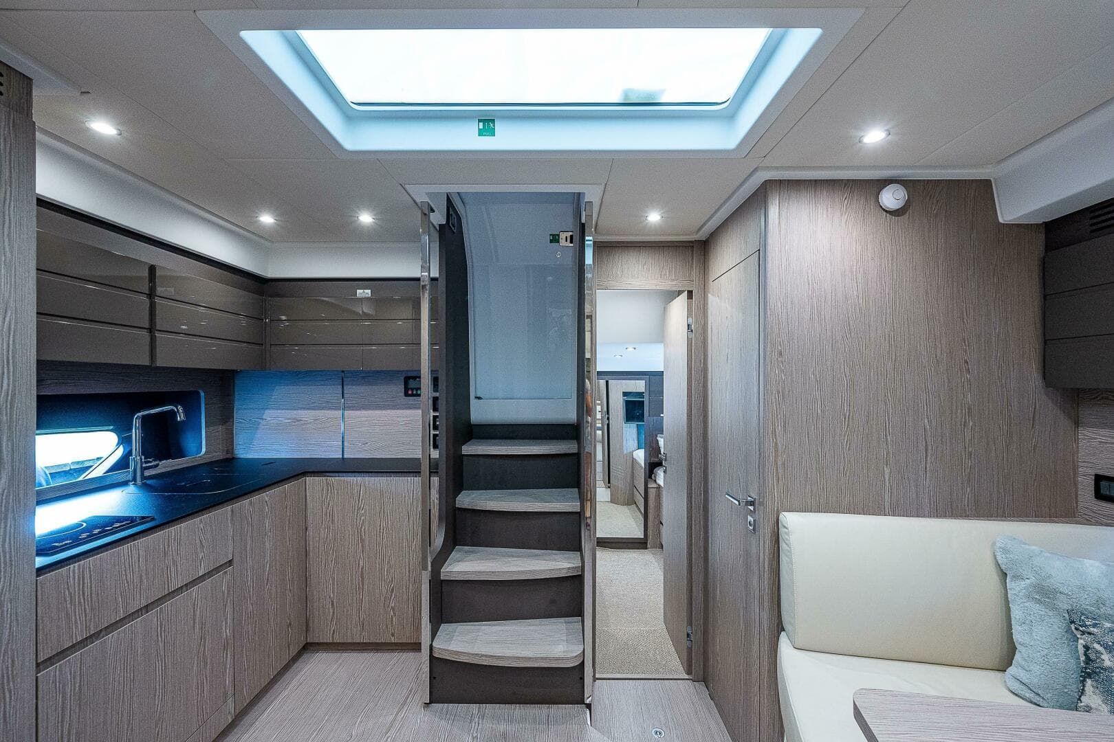 2021 Azimut 45 Atlantis — photo 19