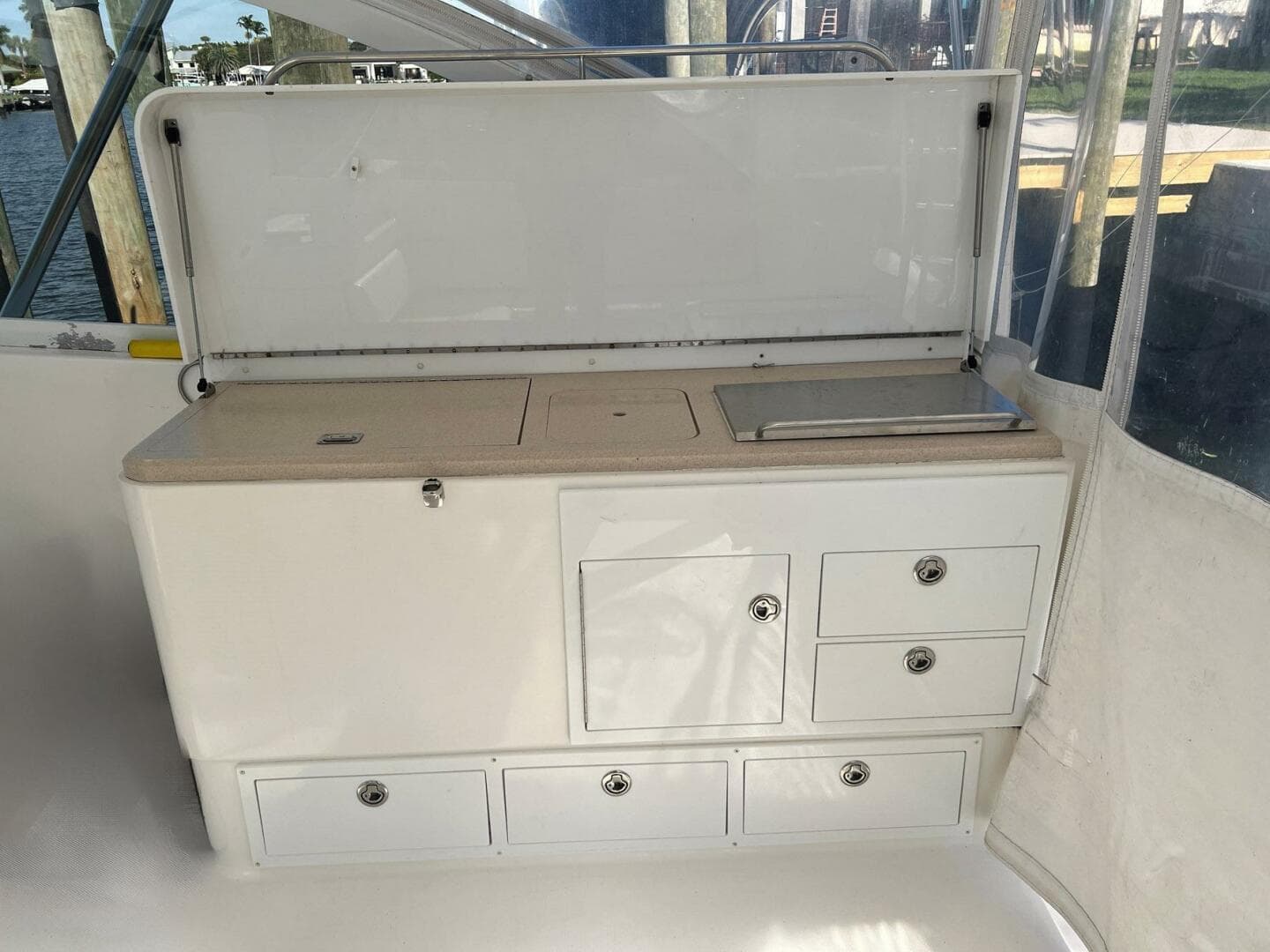 2007 Luhrs 41 Hardtop Express — photo 22