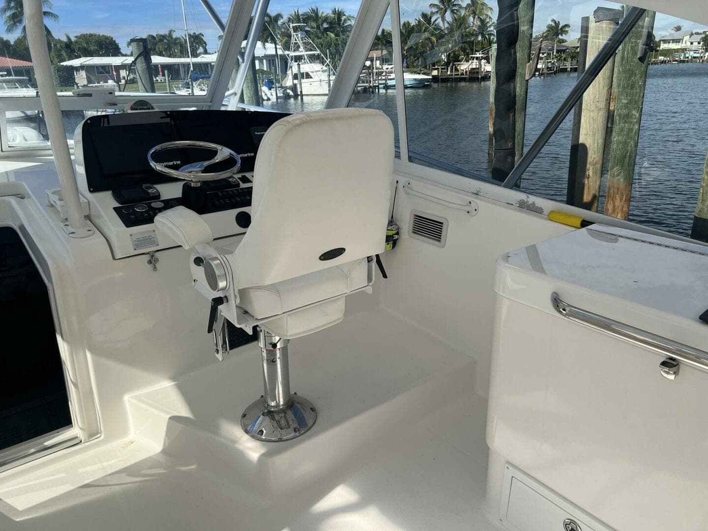 2007 Luhrs 41 Hardtop Express — photo 19