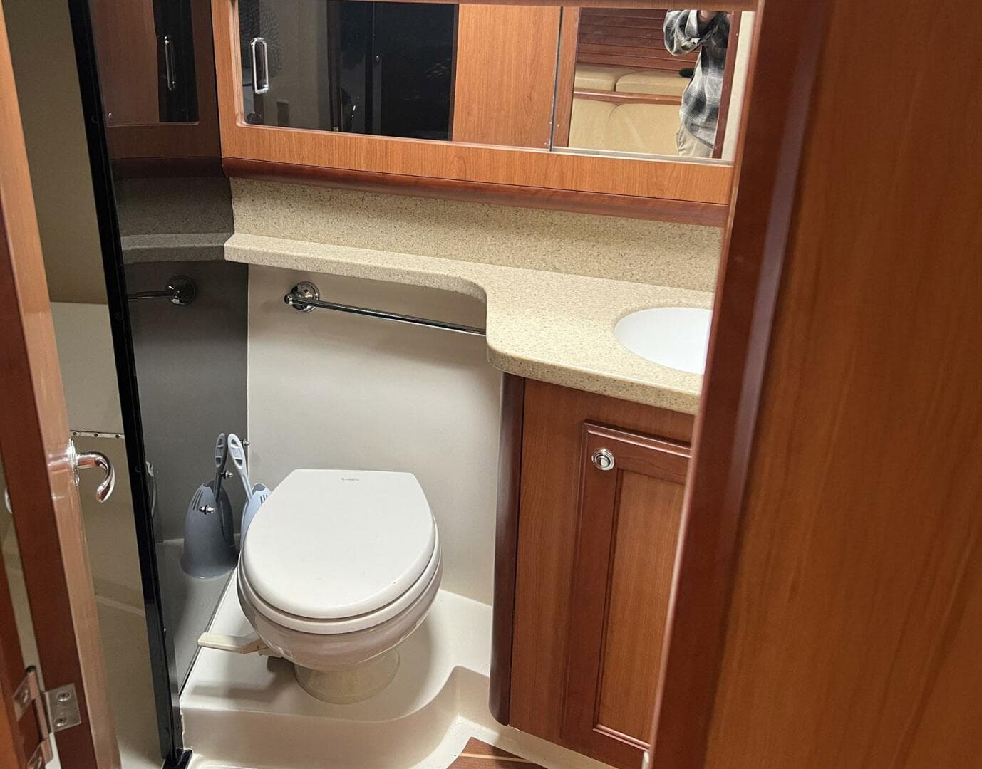 2007 Luhrs 41 Hardtop Express — photo 9