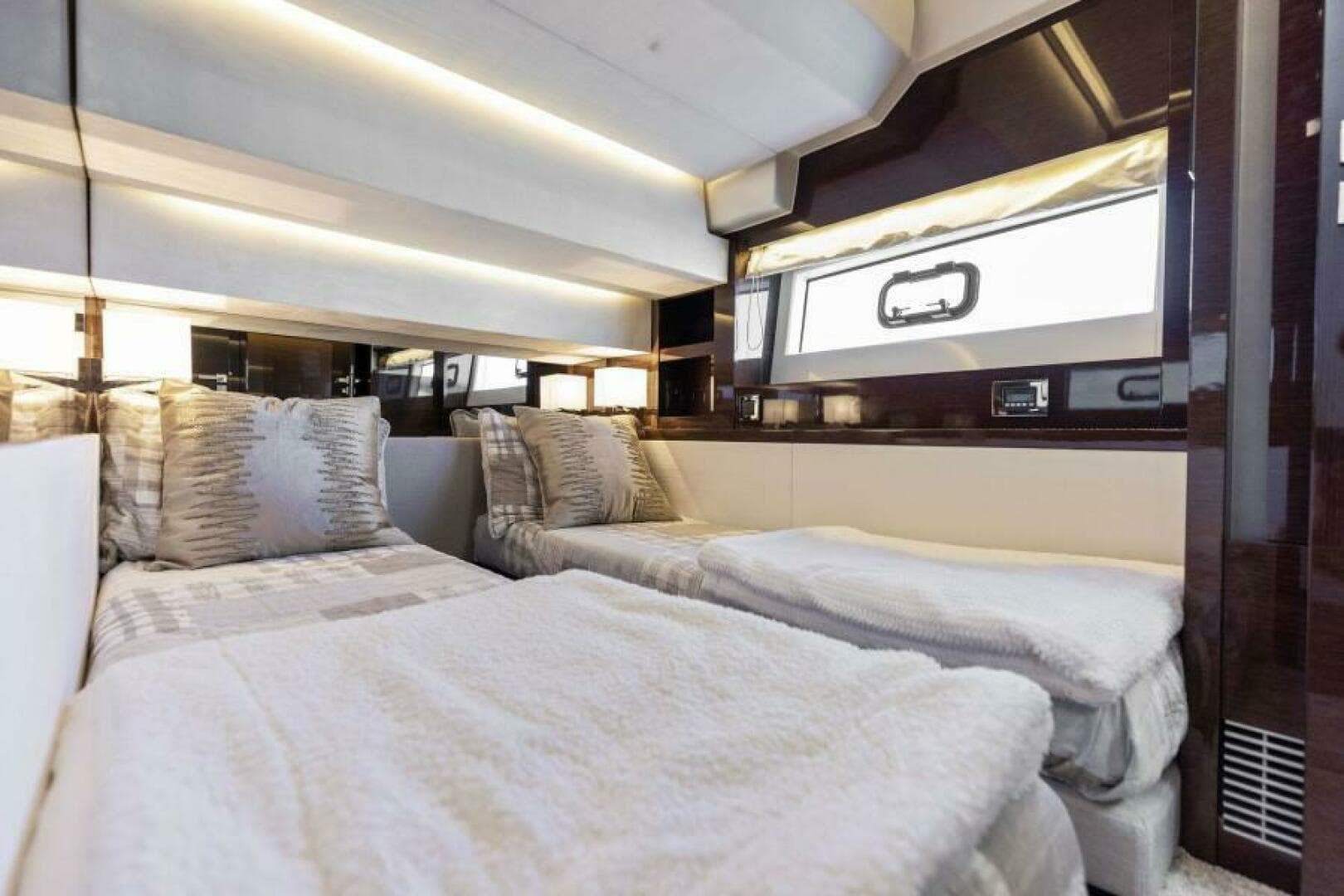 2019 Prestige 630 Flybridge — photo 44