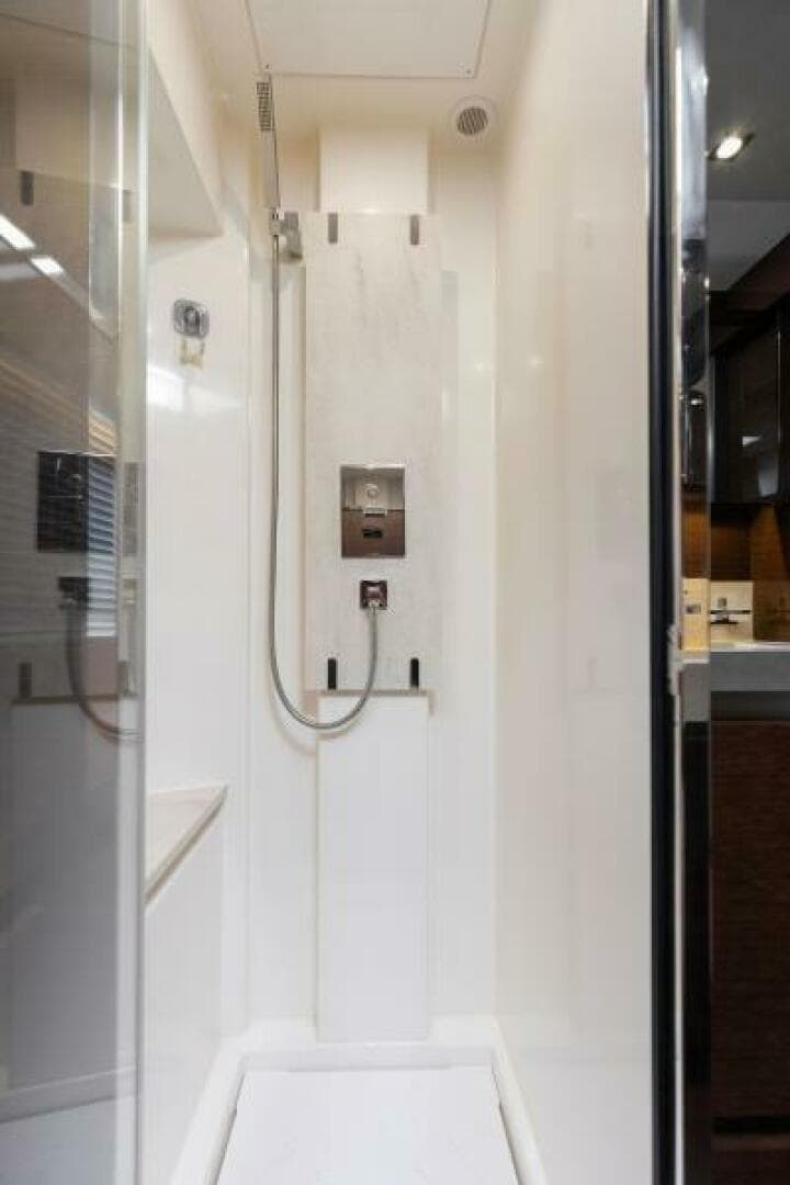 2019 Prestige 630 Flybridge — photo 43