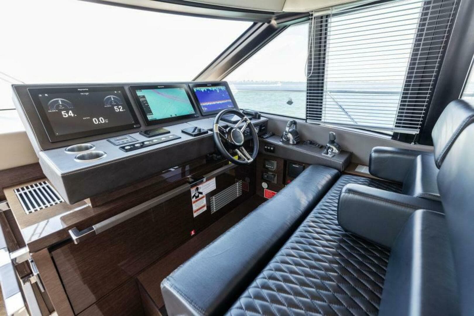 2019 Prestige 630 Flybridge — photo 3