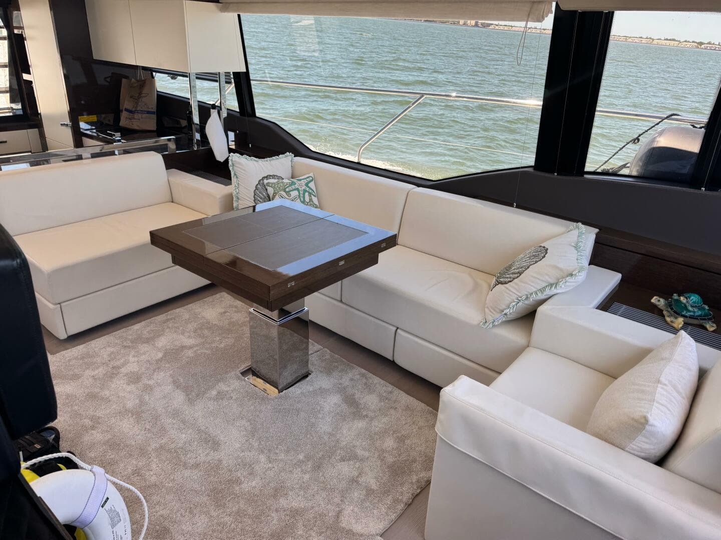 2019 Prestige 630 Flybridge — photo 10