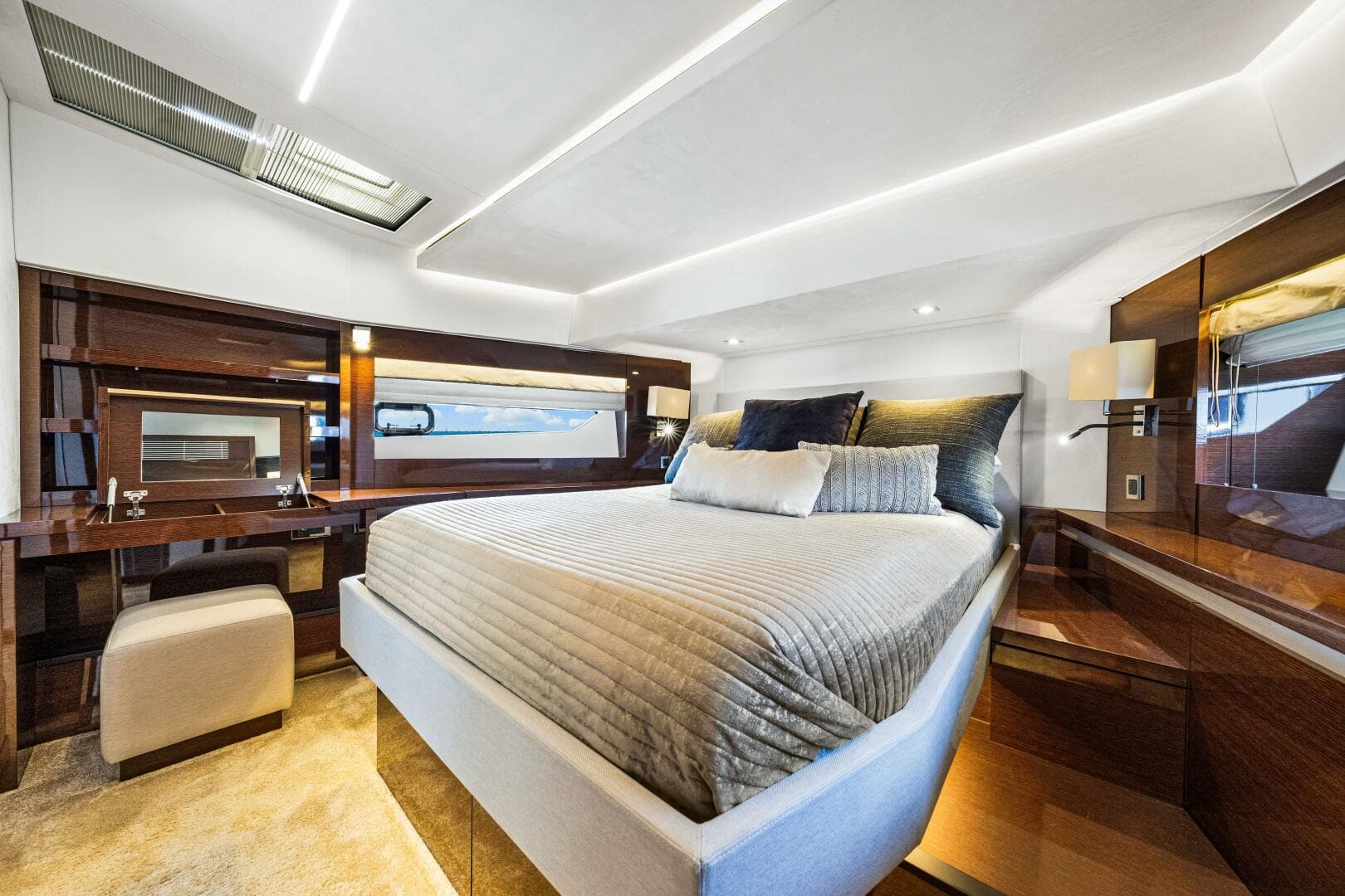 2019 Prestige 630 Flybridge — photo 45