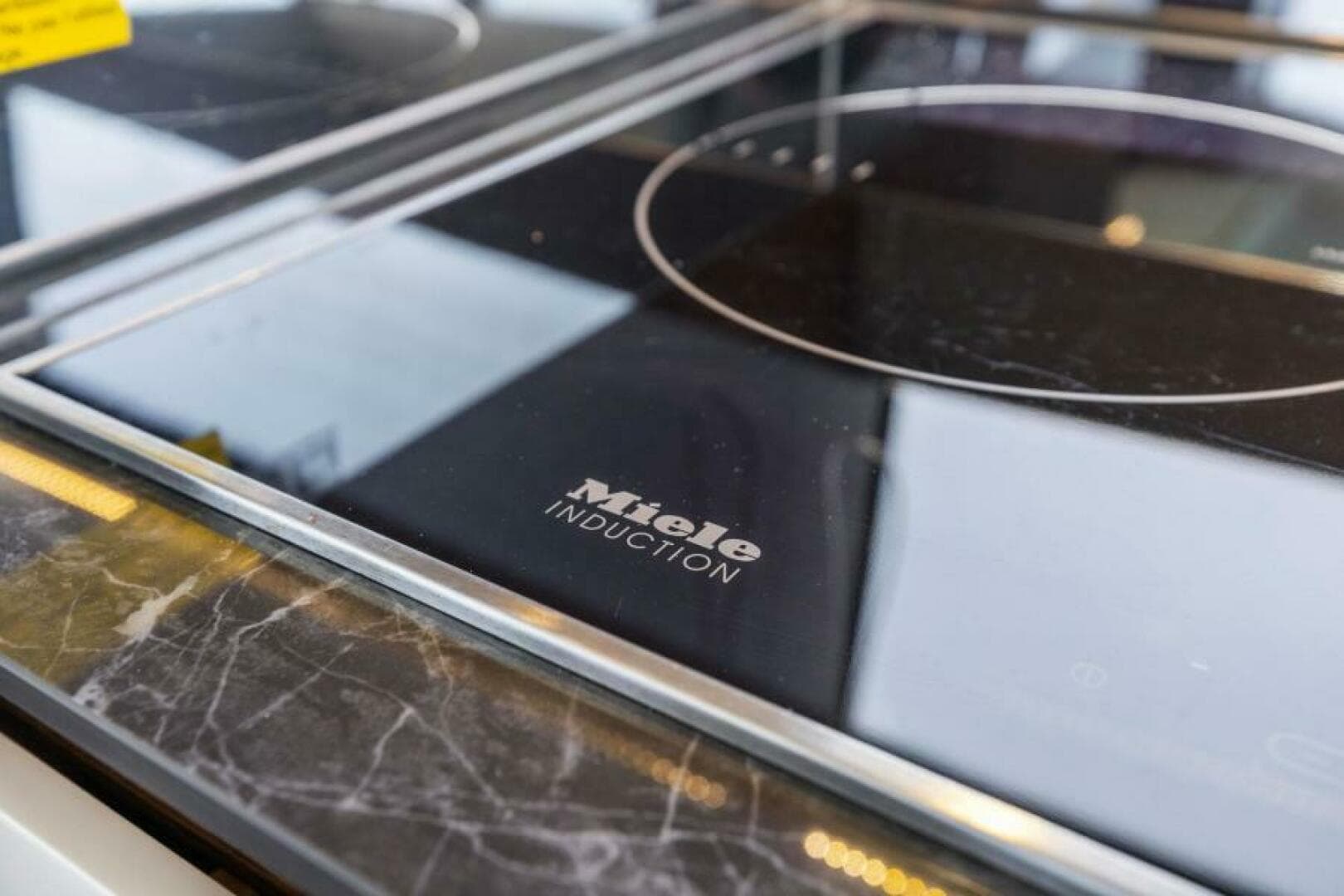 2019 Prestige 630 Flybridge — photo 15