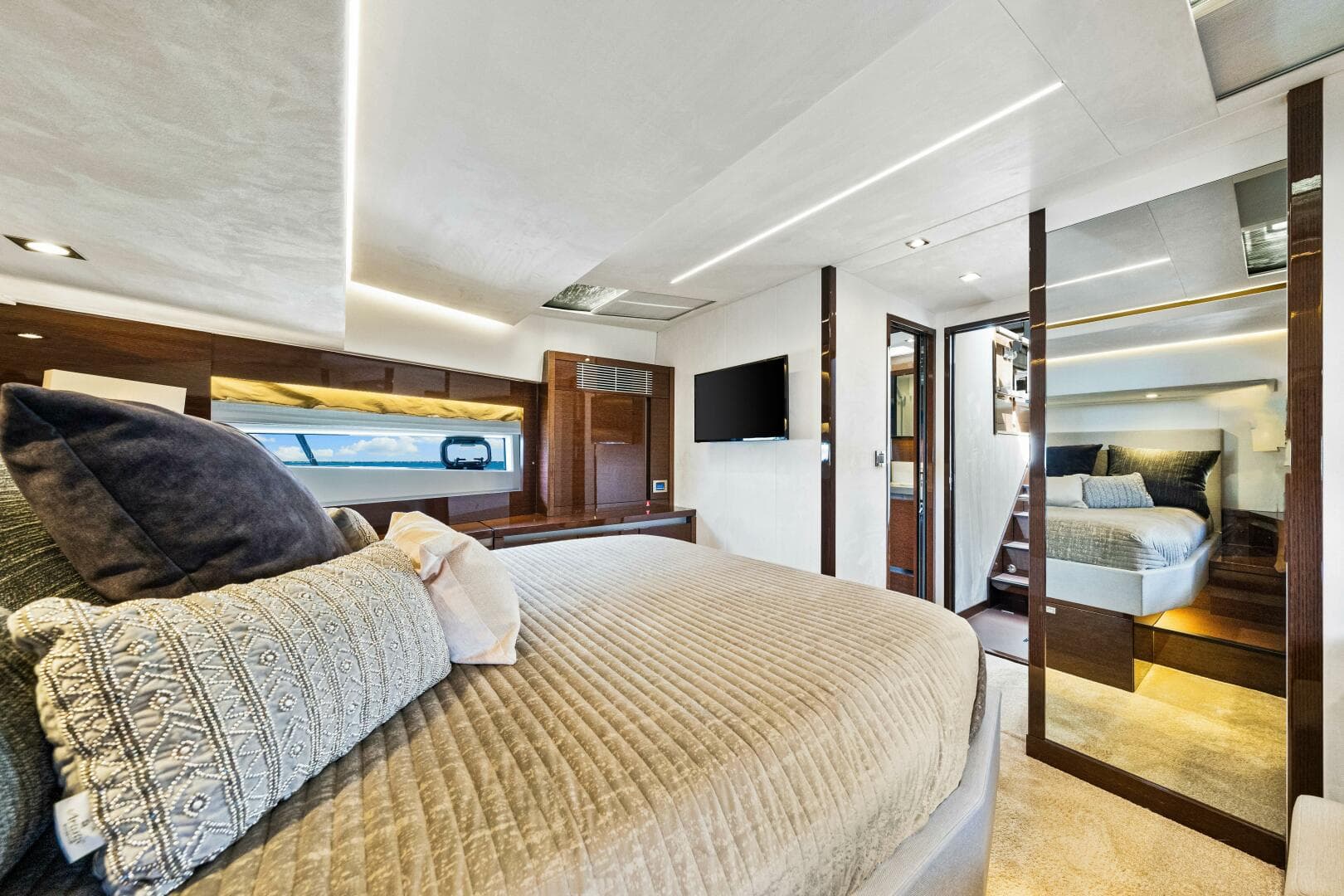 2019 Prestige 630 Flybridge — photo 47