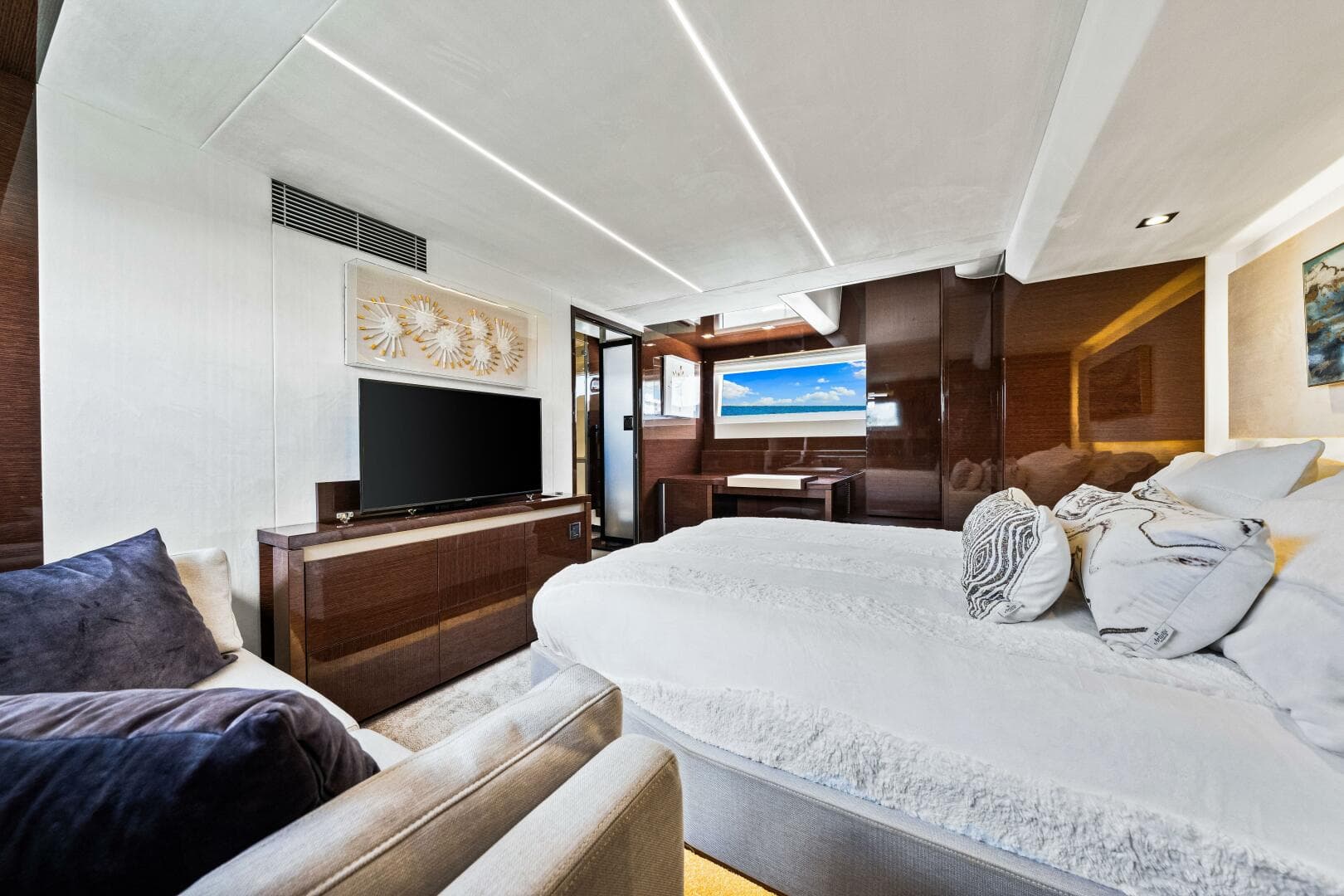 2019 Prestige 630 Flybridge — photo 52