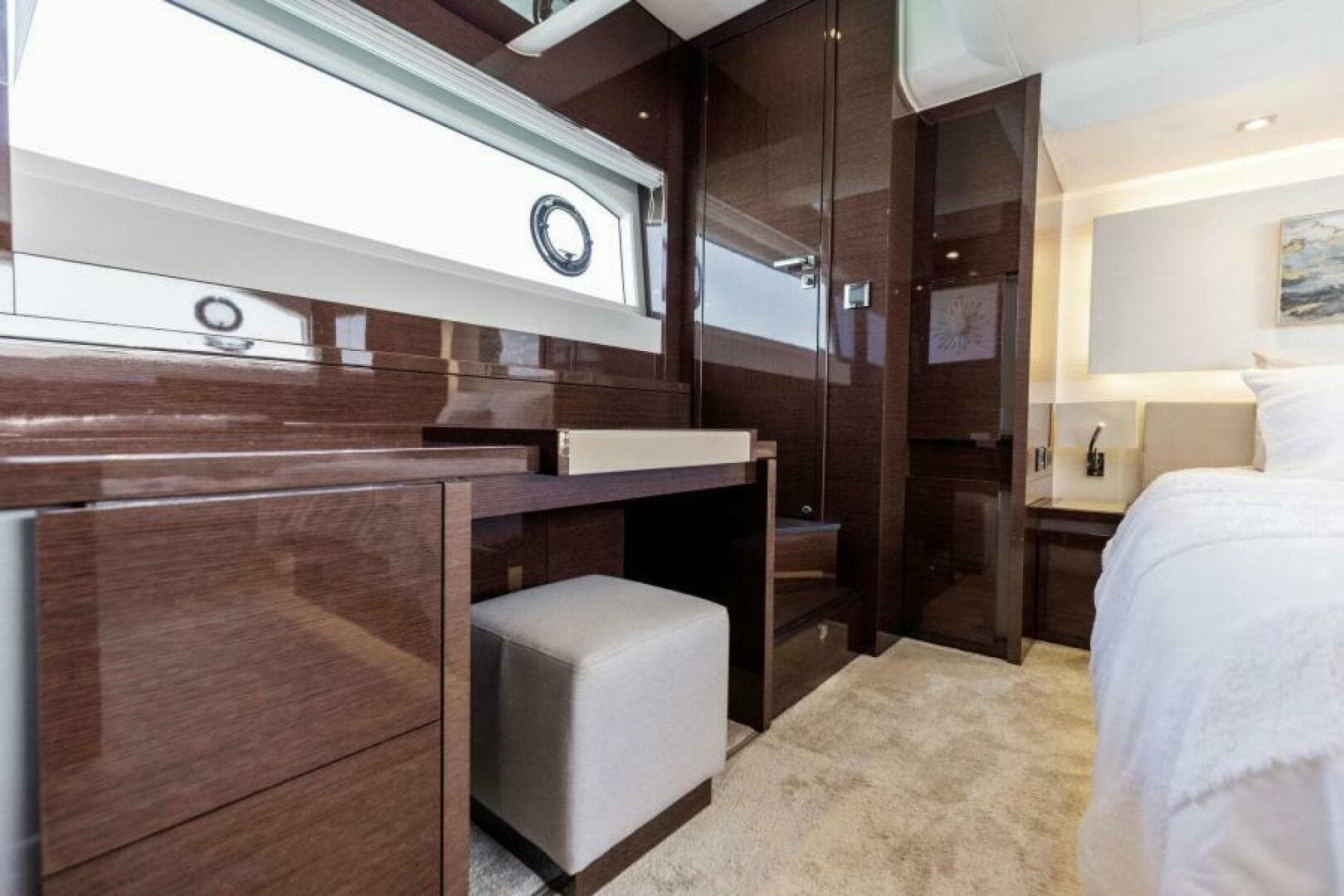 2019 Prestige 630 Flybridge — photo 30