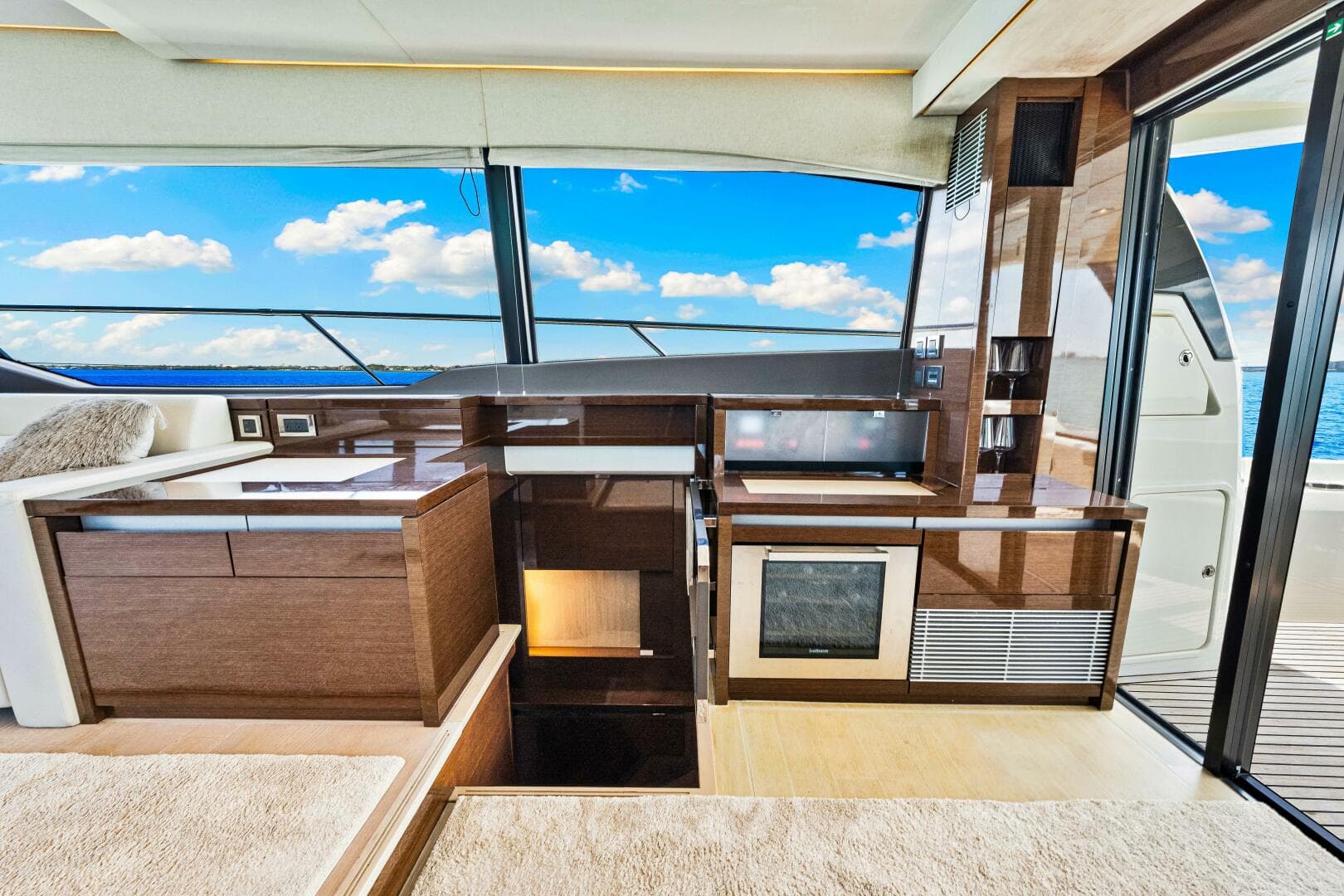 2019 Prestige 630 Flybridge — photo 31