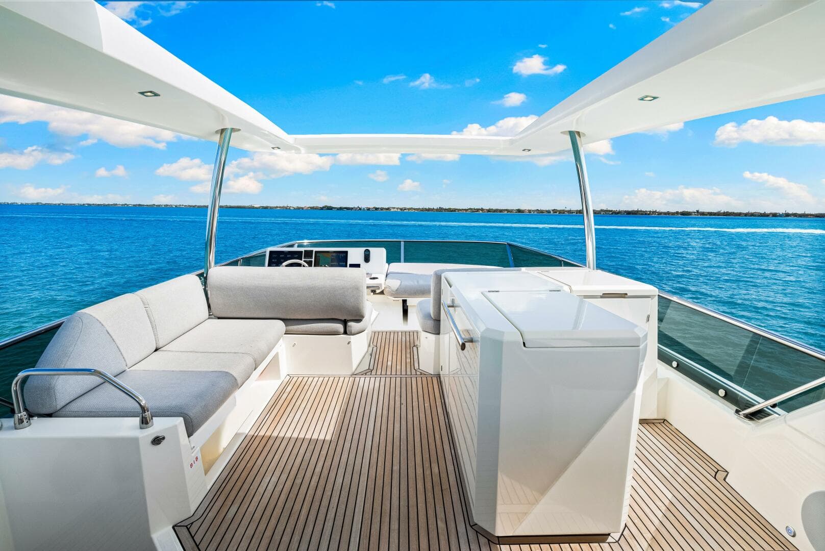 2019 Prestige 630 Flybridge — photo 15