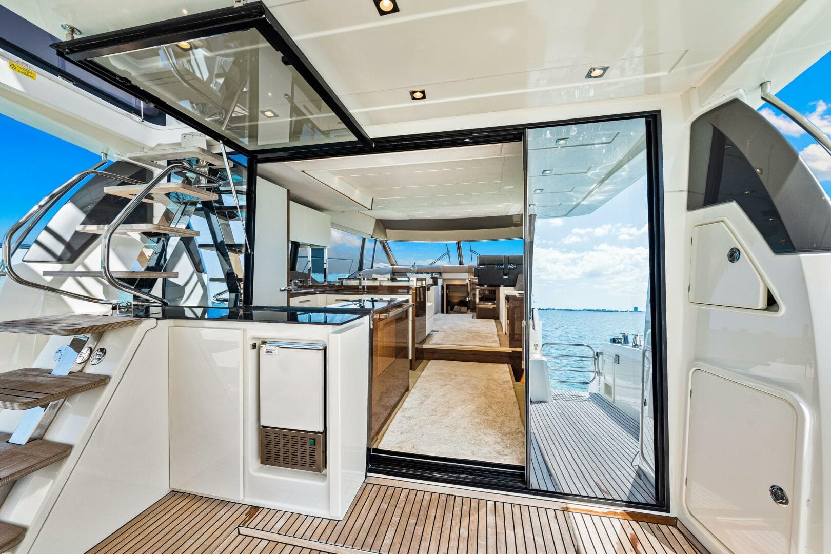 2019 Prestige 630 Flybridge — photo 29