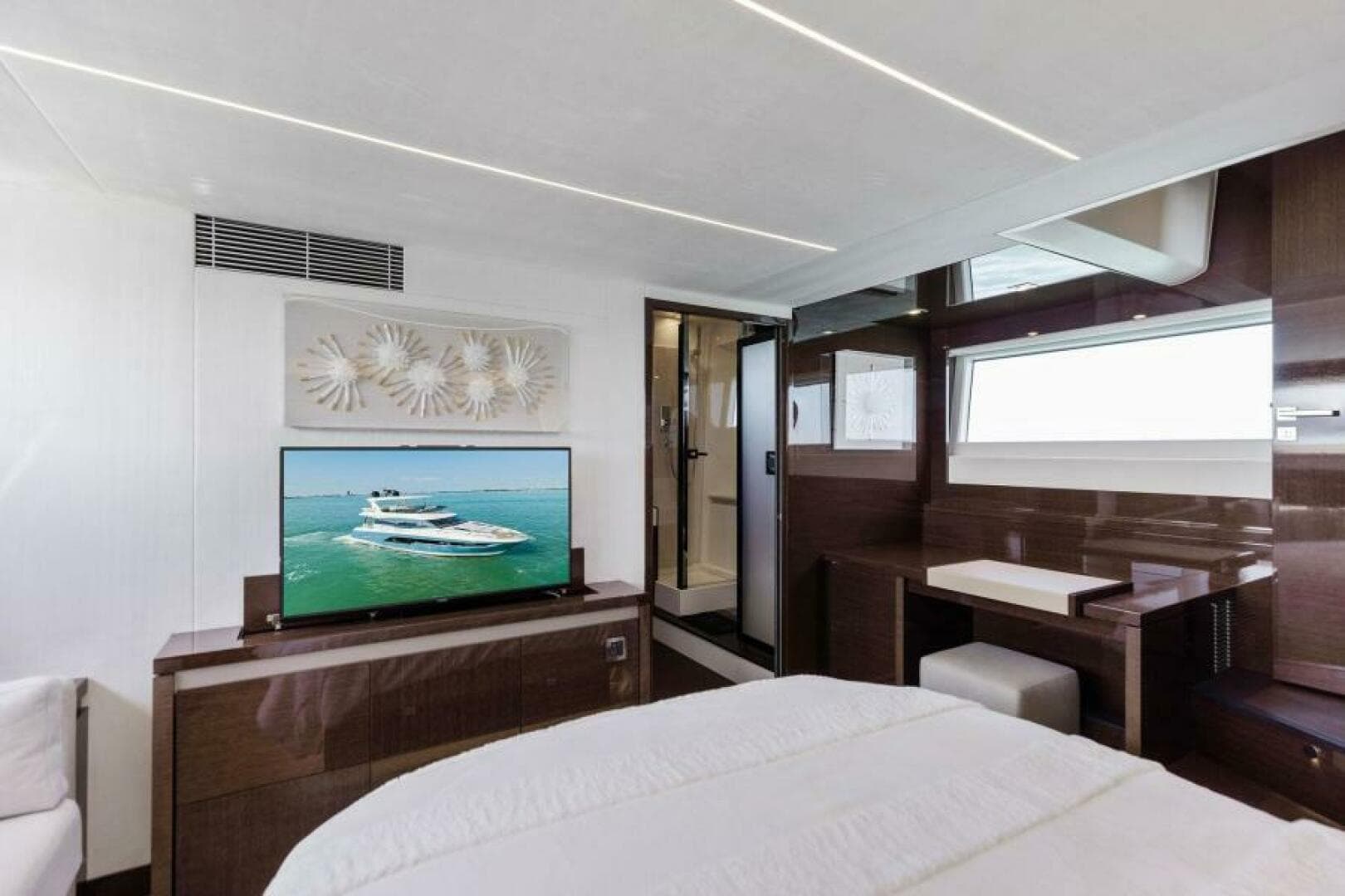 2019 Prestige 630 Flybridge — photo 28