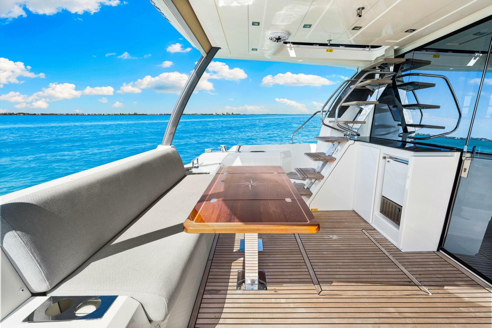 2019 Prestige 630 Flybridge — photo 24