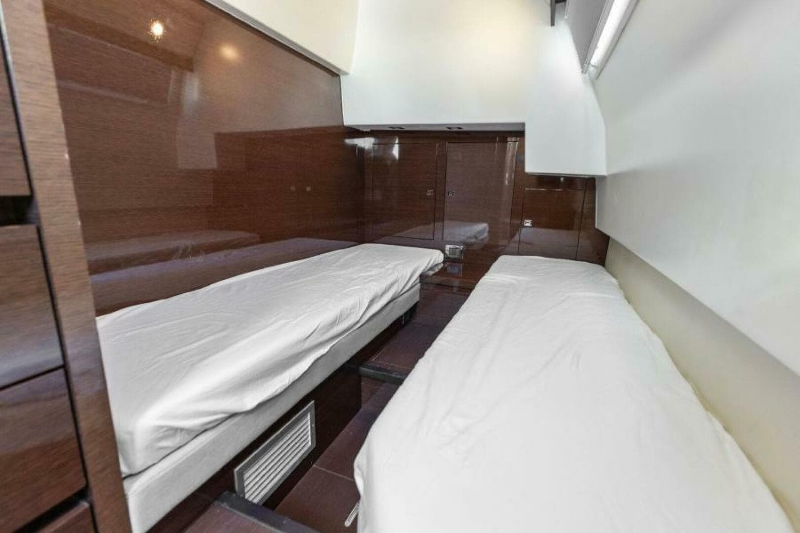 2019 Prestige 630 Flybridge — photo 77