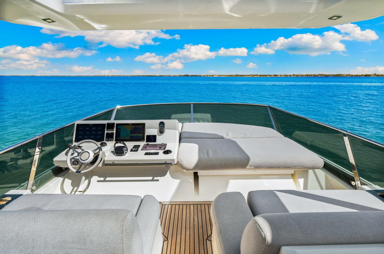 2019 Prestige 630 Flybridge — photo 8
