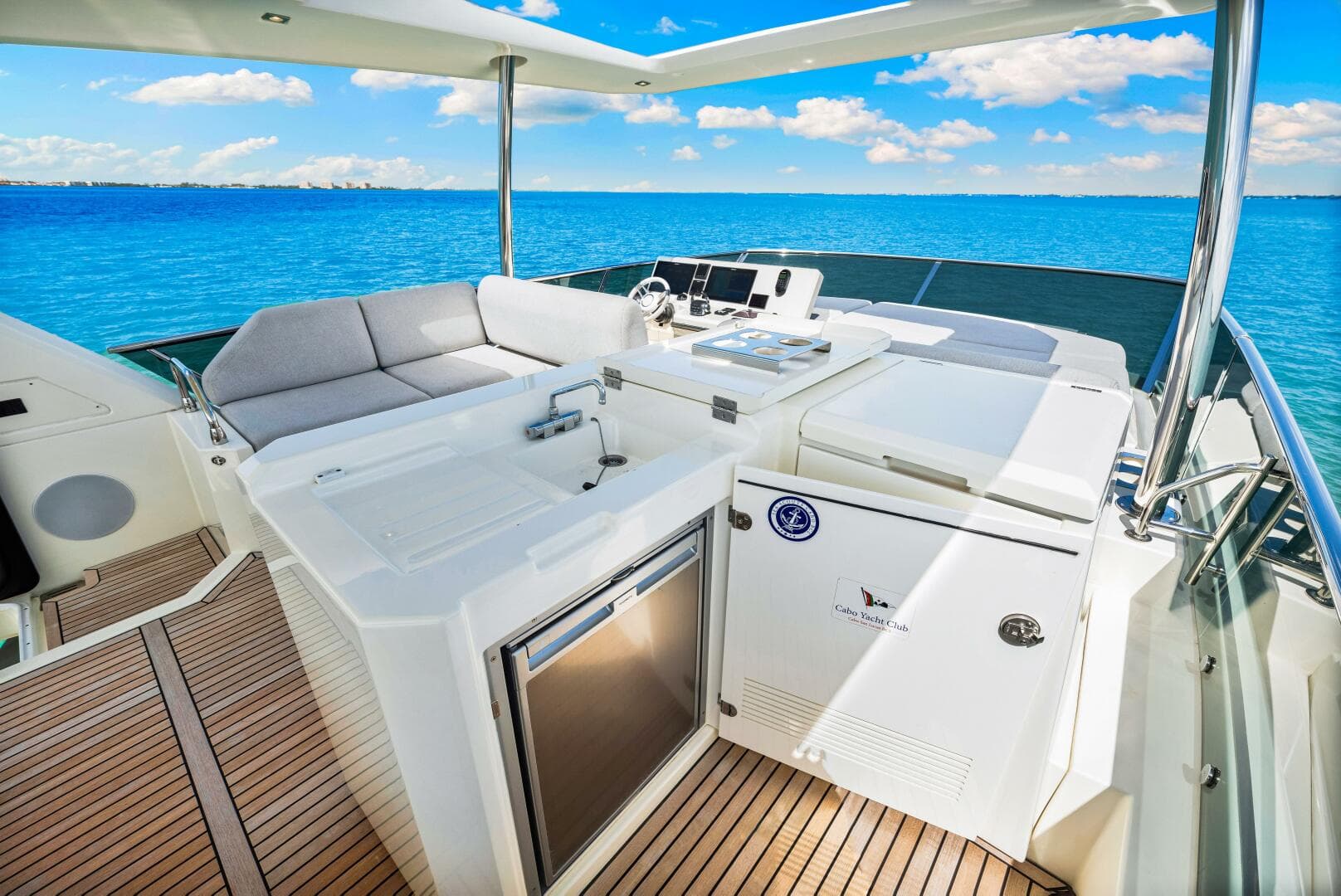 2019 Prestige 630 Flybridge — photo 14
