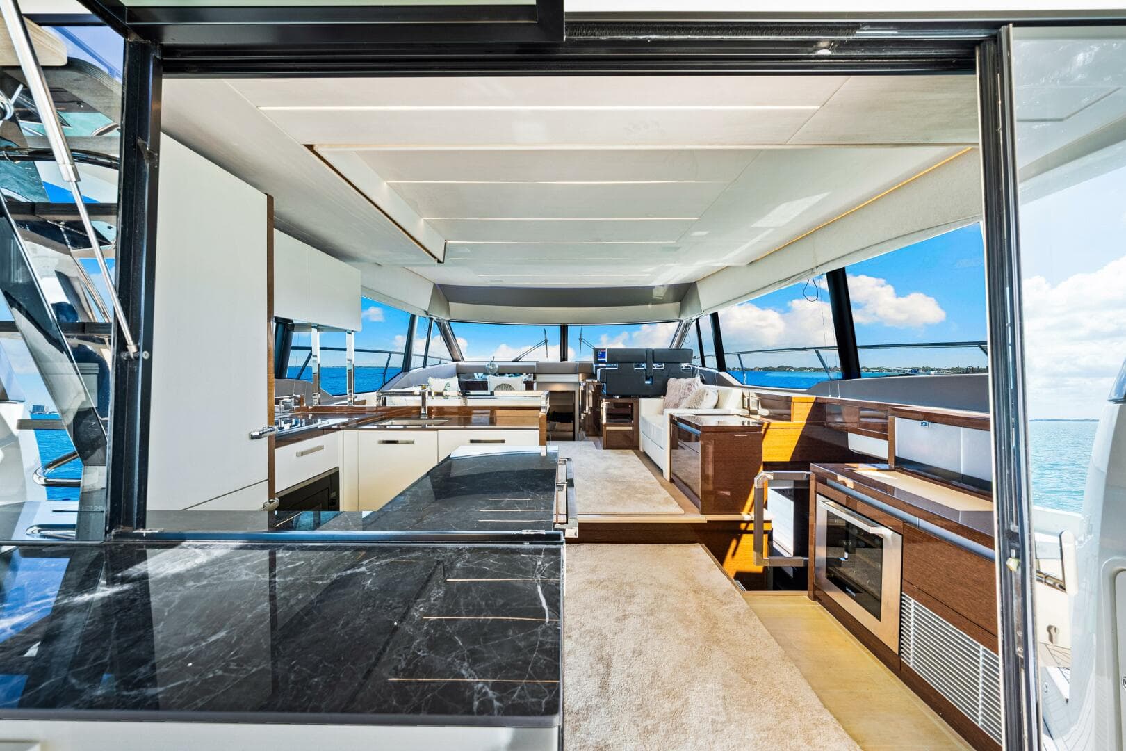 2019 Prestige 630 Flybridge — photo 30