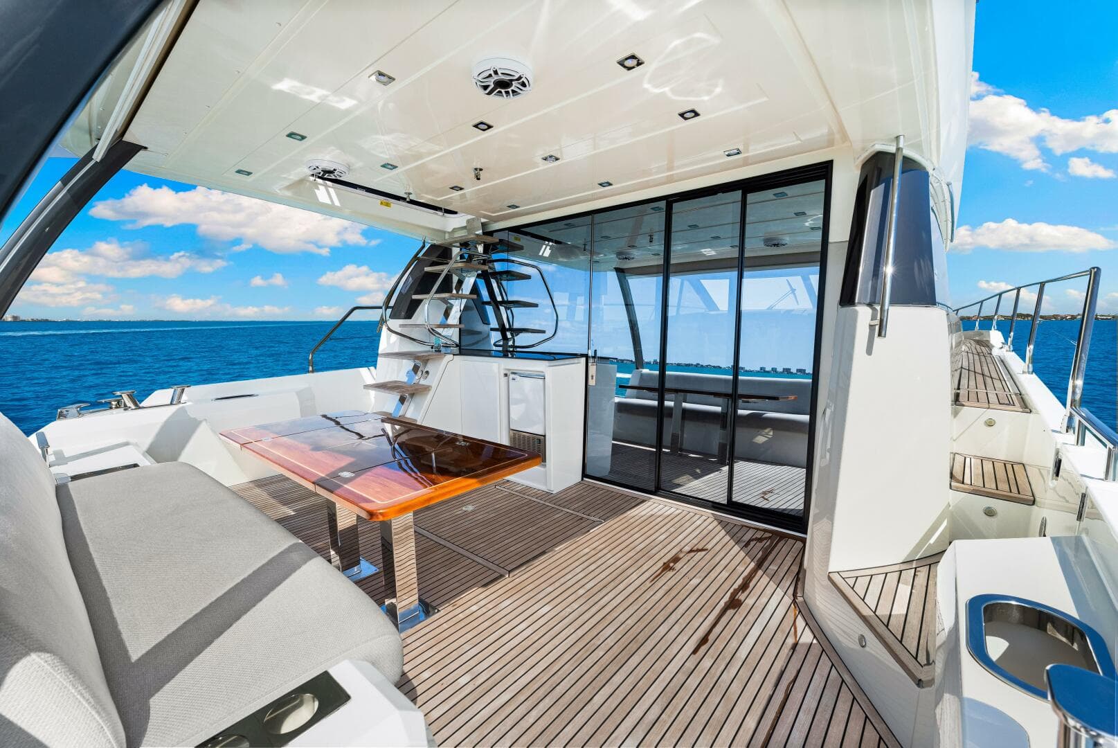 2019 Prestige 630 Flybridge — photo 27