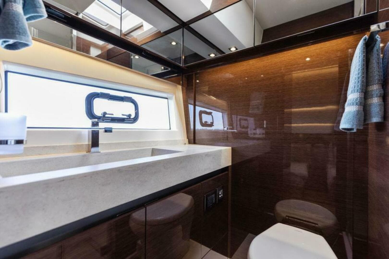 2019 Prestige 630 Flybridge — photo 46