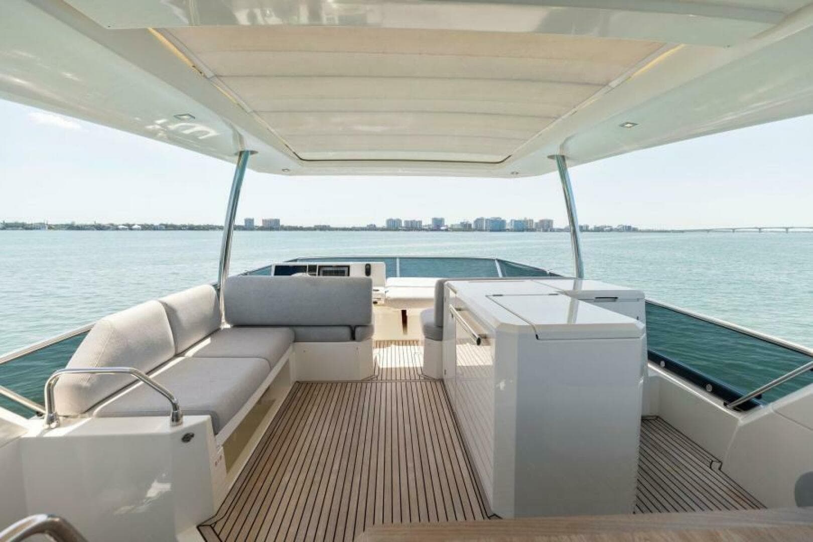2019 Prestige 630 Flybridge — photo 5