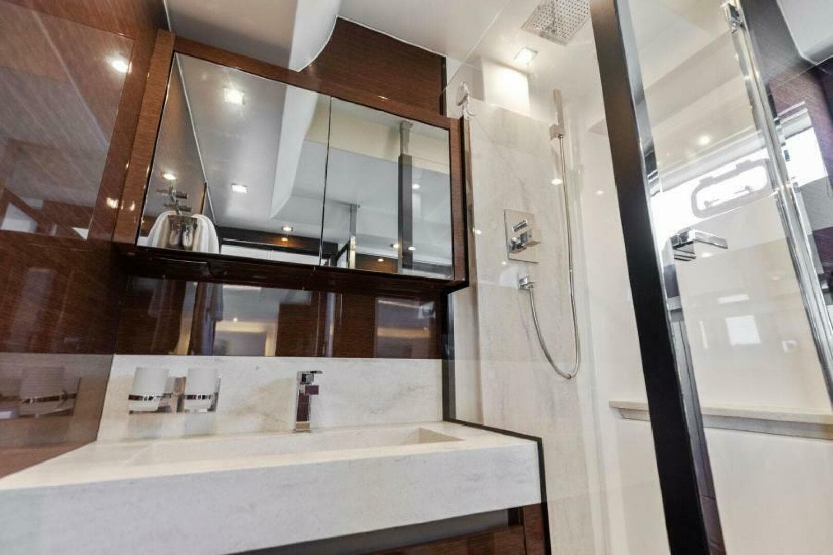 2019 Prestige 630 Flybridge — photo 32