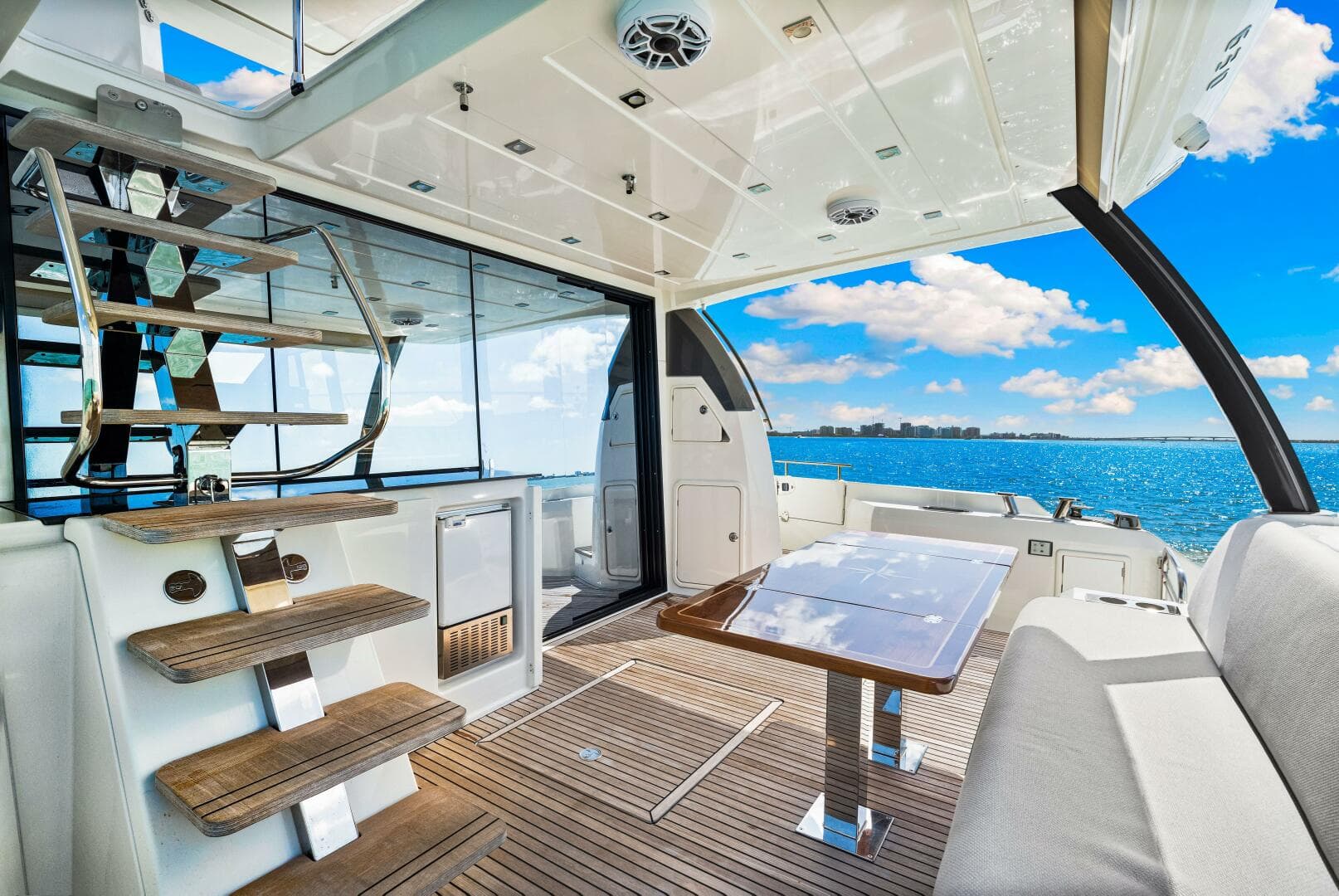 2019 Prestige 630 Flybridge — photo 23