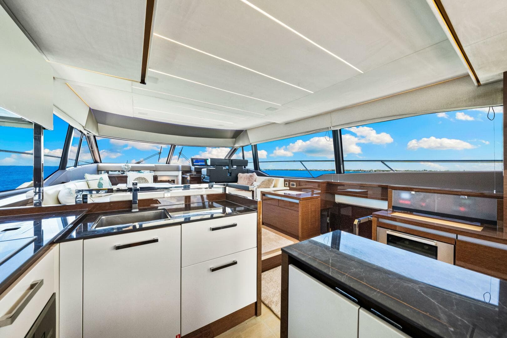 2019 Prestige 630 Flybridge — photo 34