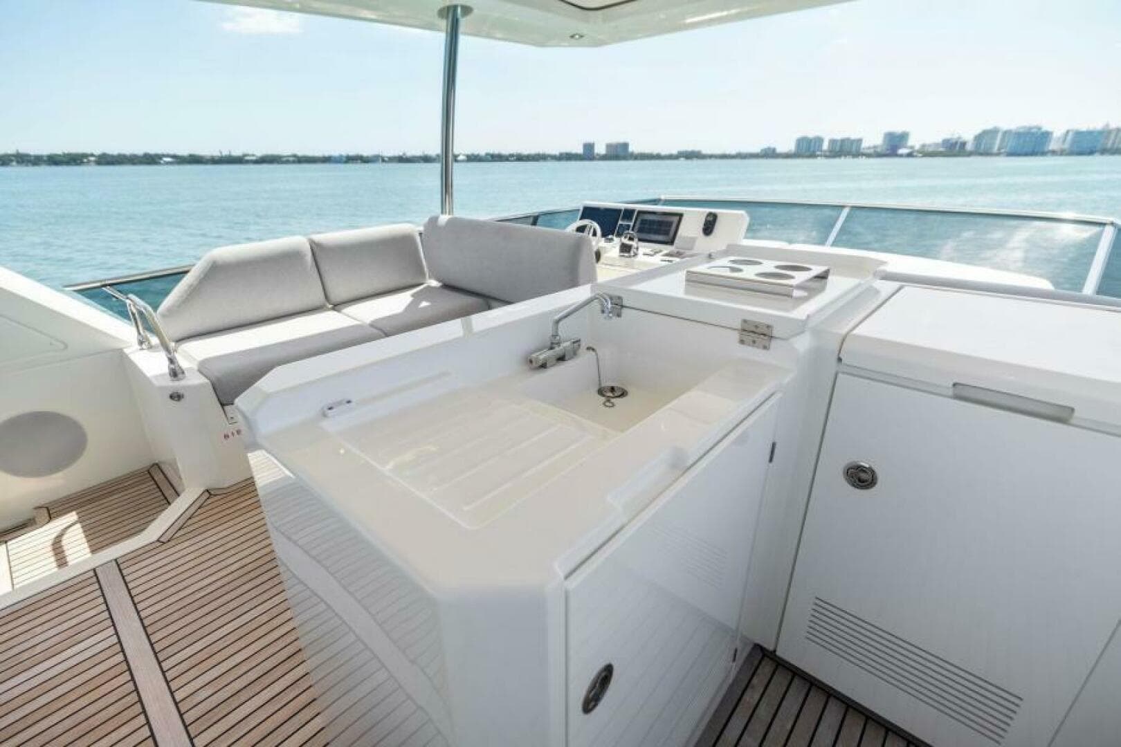 2019 Prestige 630 Flybridge — photo 68