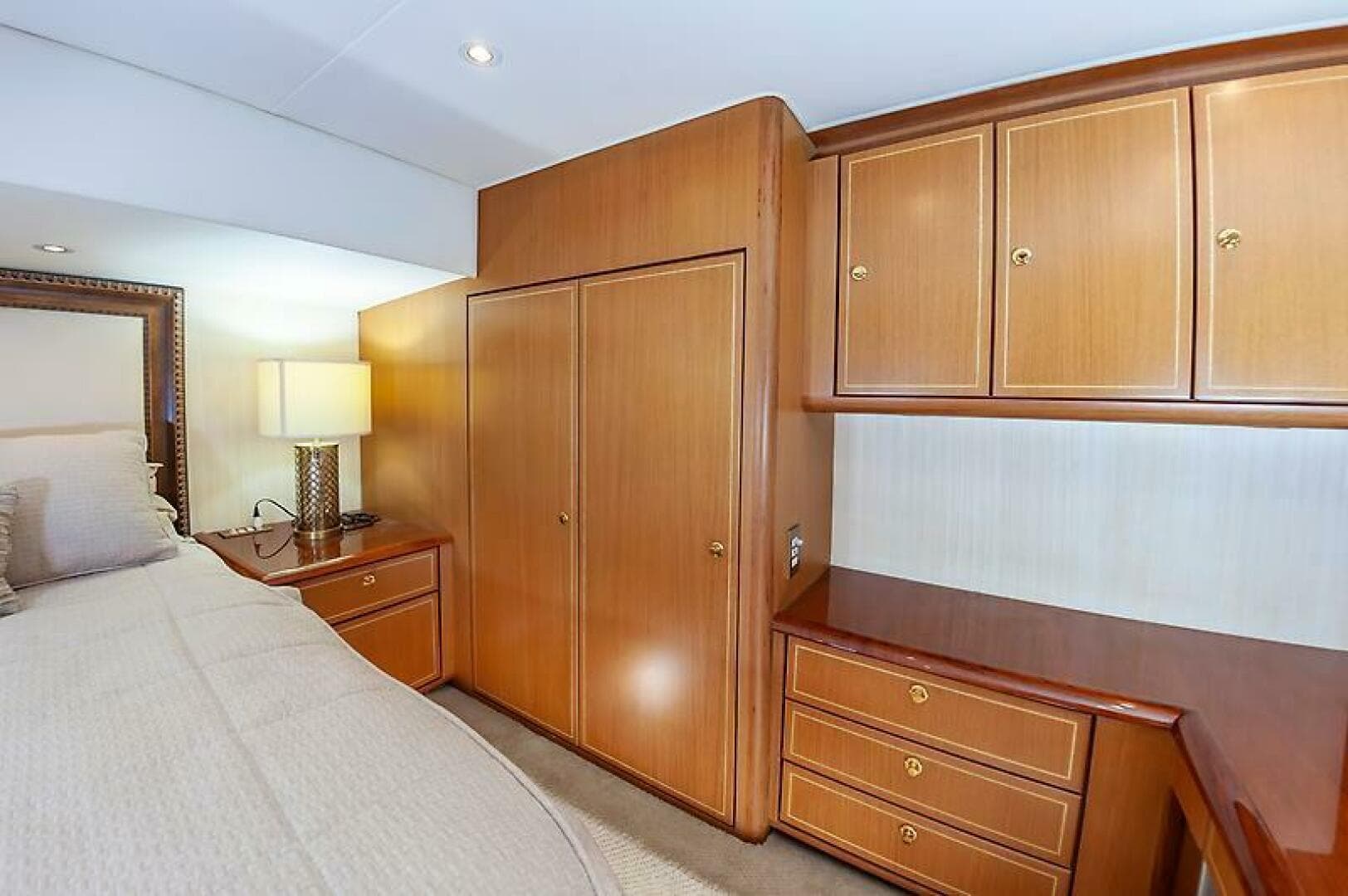 2003 Ocean 57 Convertible — photo 46