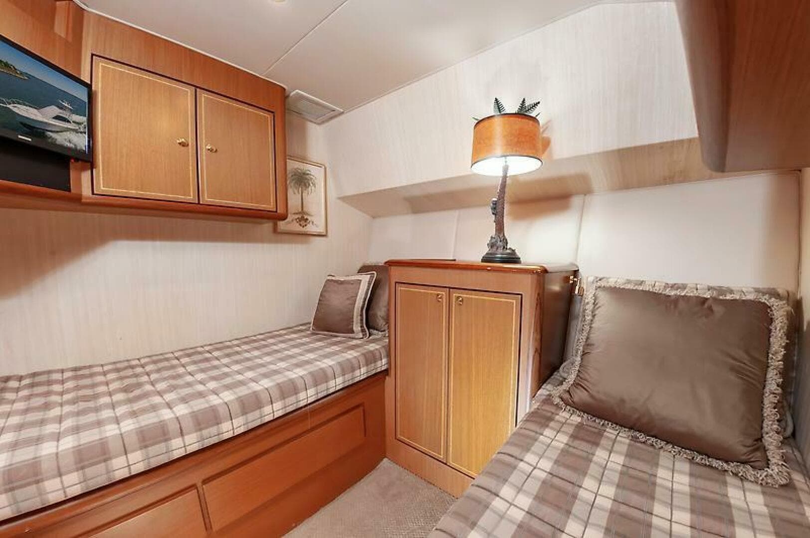 2003 Ocean 57 Convertible — photo 54