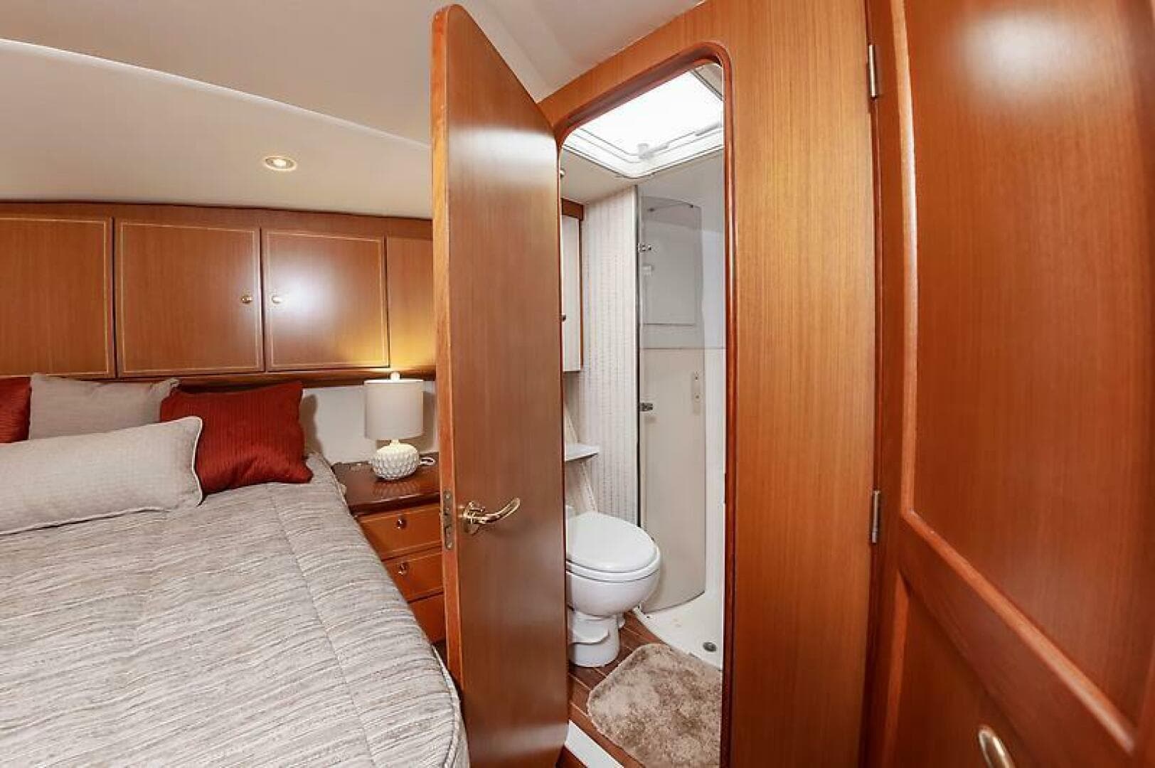 2003 Ocean 57 Convertible — photo 57