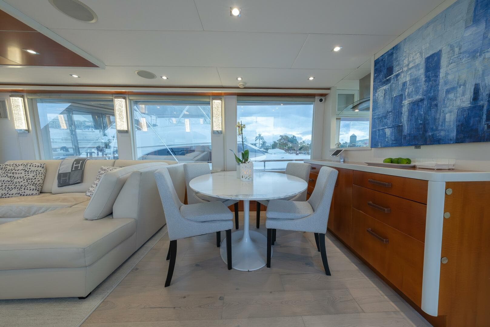 2012 Lazzara Yachts — photo 5