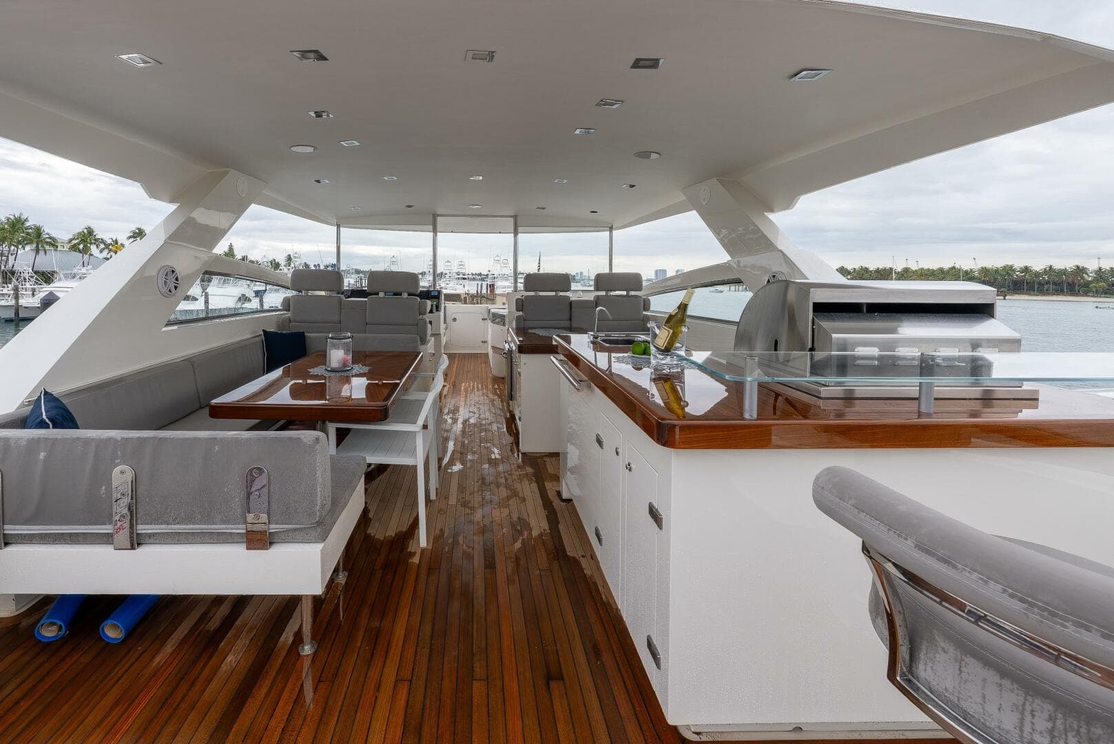 2012 Lazzara Yachts — photo 31