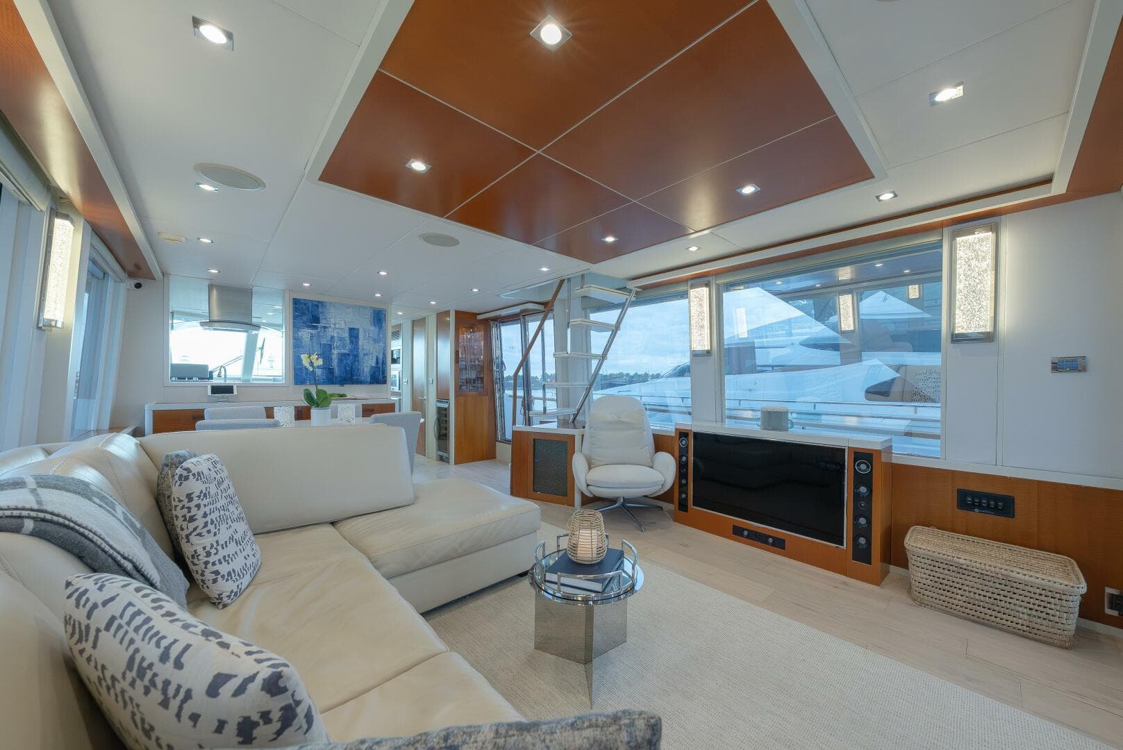 2012 Lazzara Yachts — photo 3